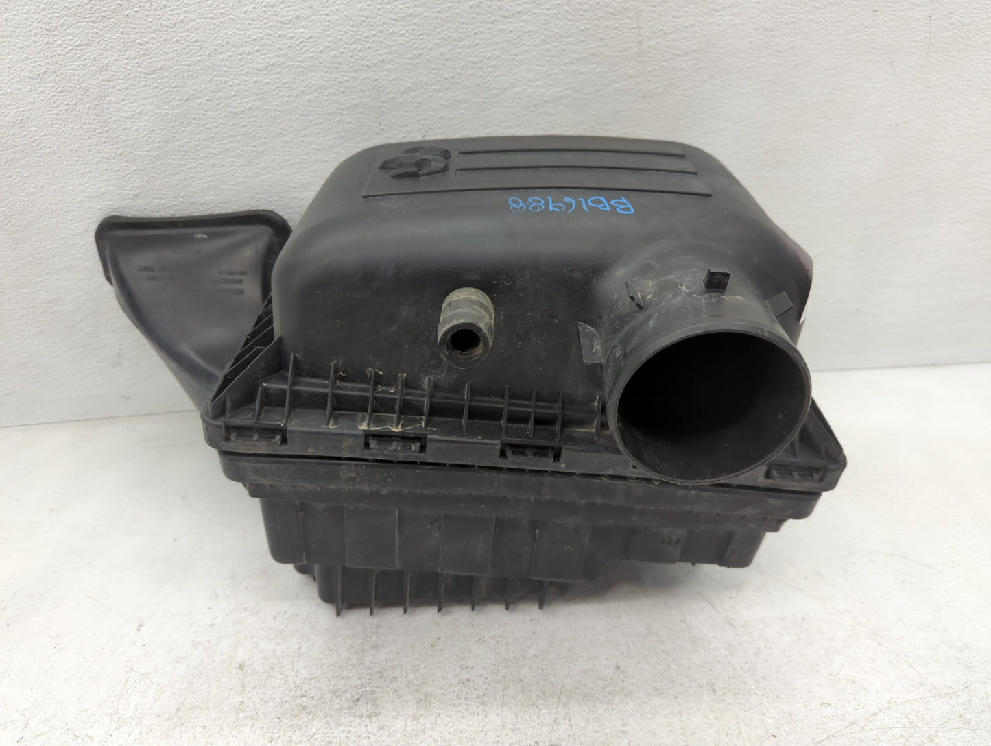 Dodge Ram 1500 Air Cleaner Intake-duct Hose Tube - Oemusedautoparts1.com