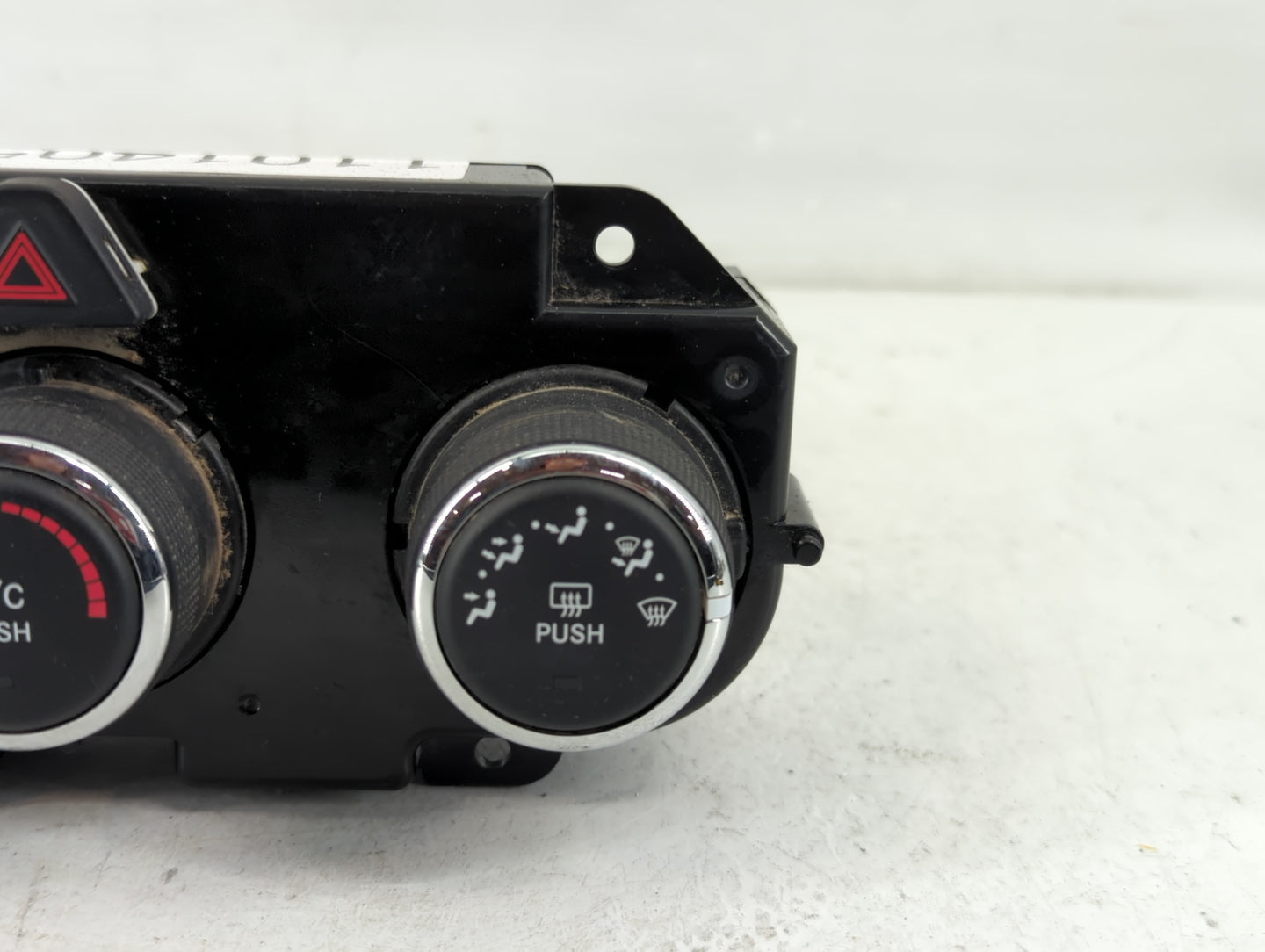 2019 Dodge Ram 1500 Climate Control Module Temperature AC/Heater Replacement P/N:P68268190AA Fits OEM Used Auto Parts - Oemu