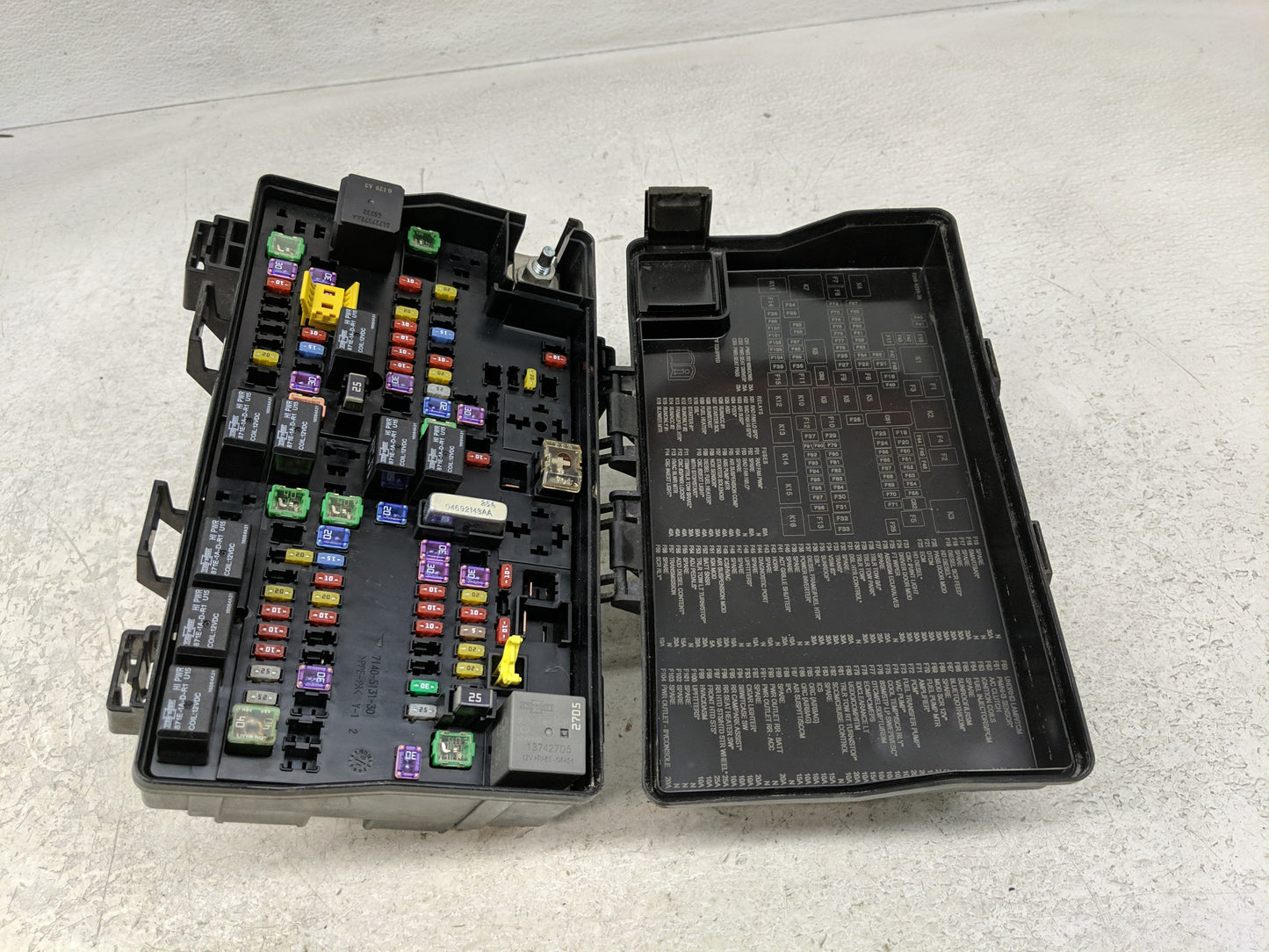 2019 Dodge Ram 1500 Fusebox Fuse Box Panel Relay Module P/N:P68322371AA Fits OEM Used Auto Parts - Oemusedautoparts1.com