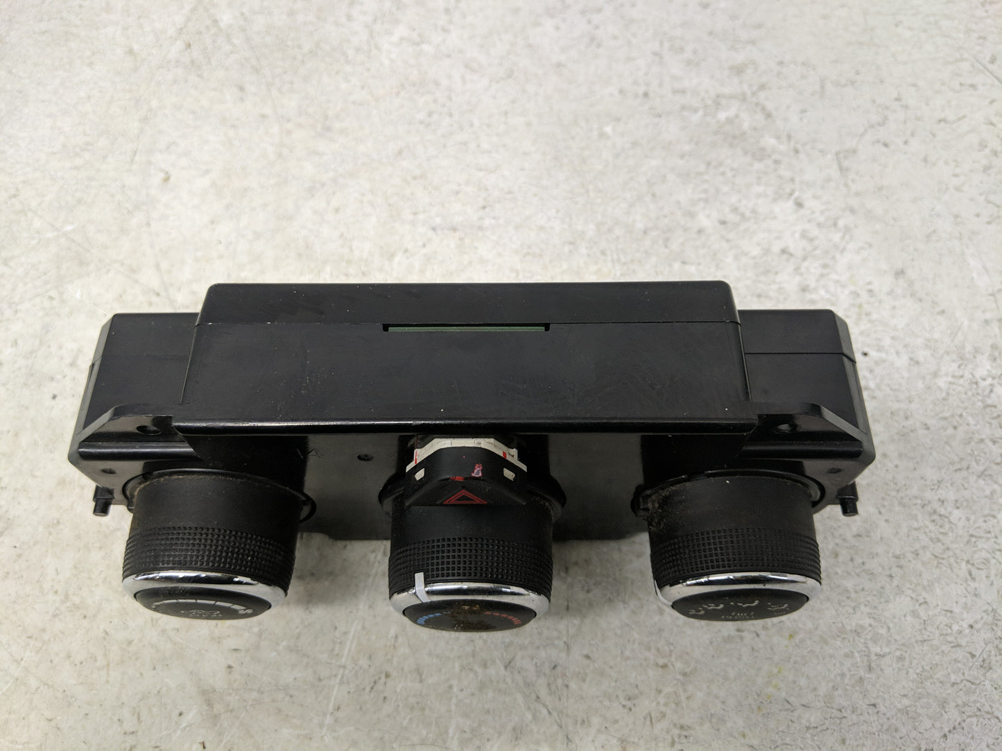 2019 Dodge Ram 1500 Climate Control Module Temperature AC/Heater Replacement P/N:P68268190AA Fits OEM Used Auto Parts - Oemu