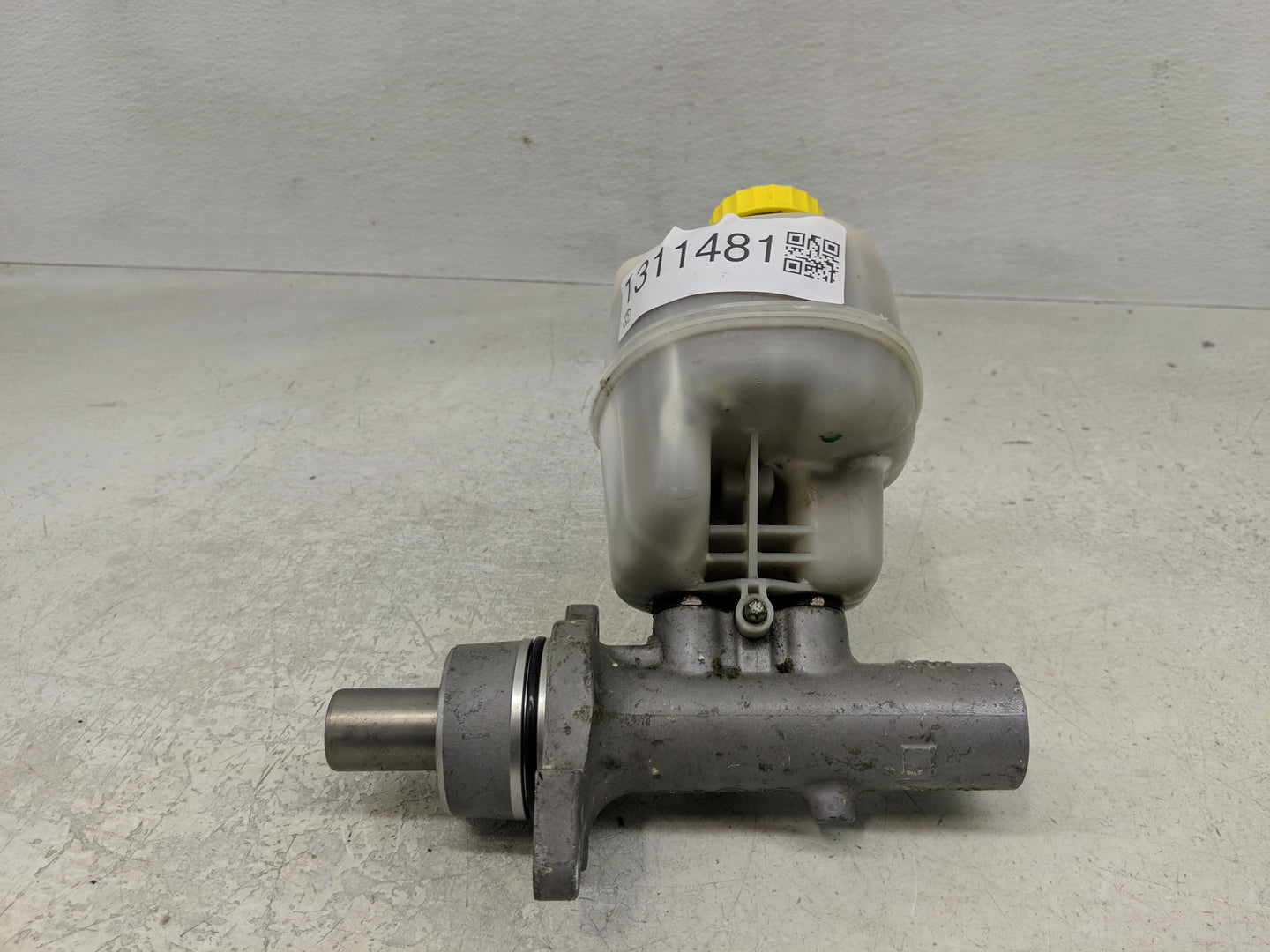 2007-2008 Dodge Ram 1500 Brake Master Cylinder - Oemusedautoparts1.com