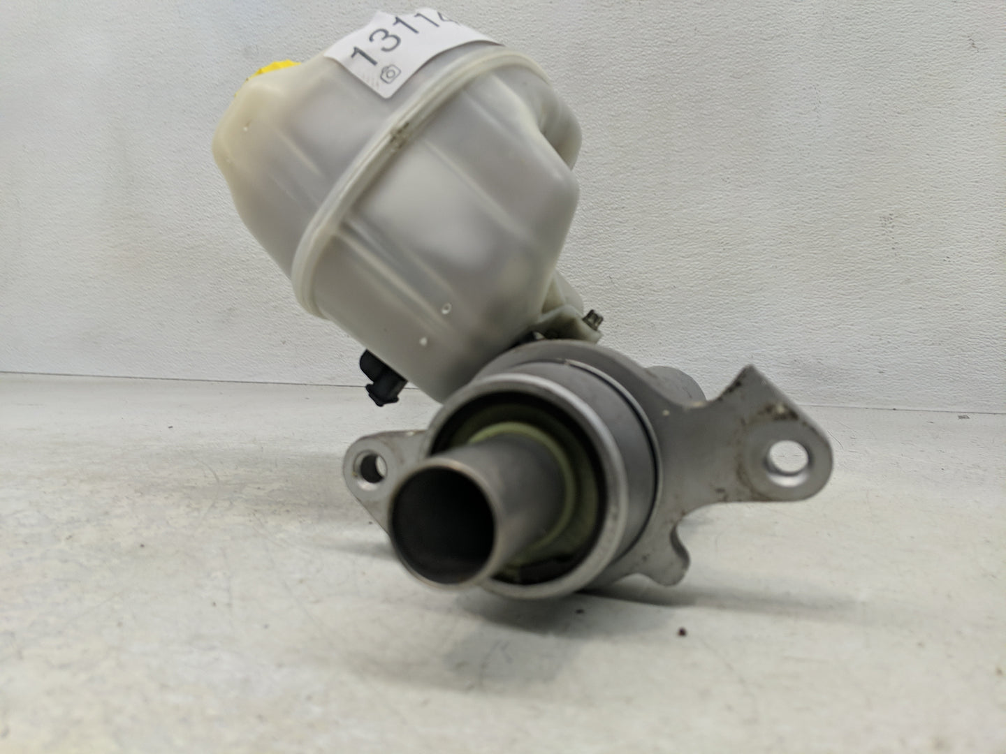 2007-2008 Dodge Ram 1500 Brake Master Cylinder - Oemusedautoparts1.com