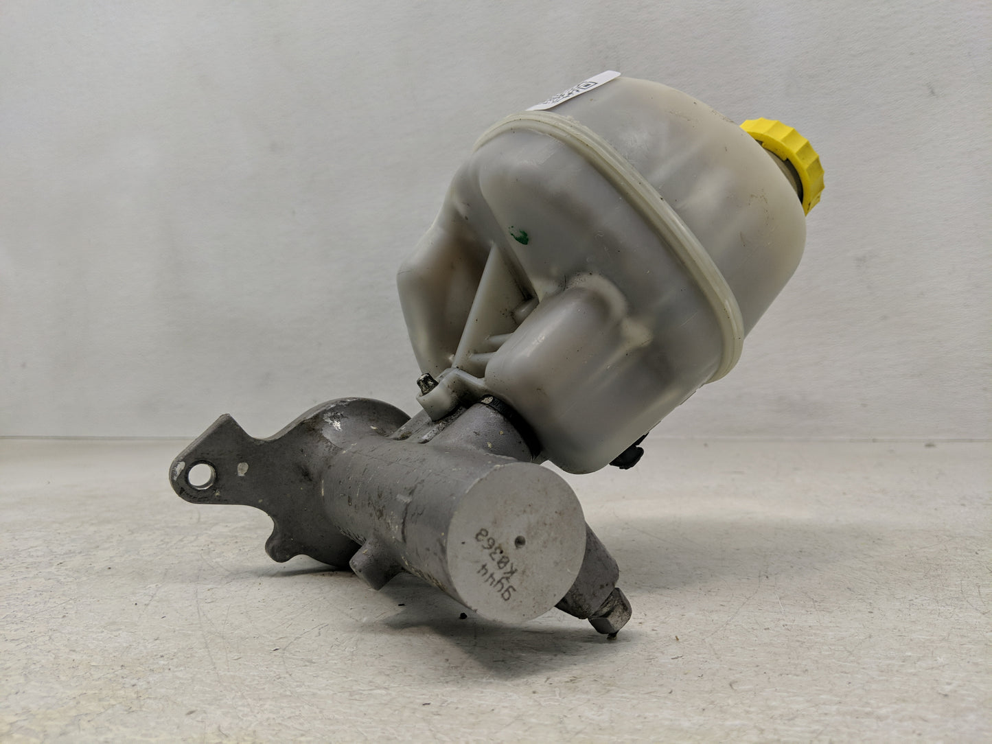 2007-2008 Dodge Ram 1500 Brake Master Cylinder - Oemusedautoparts1.com