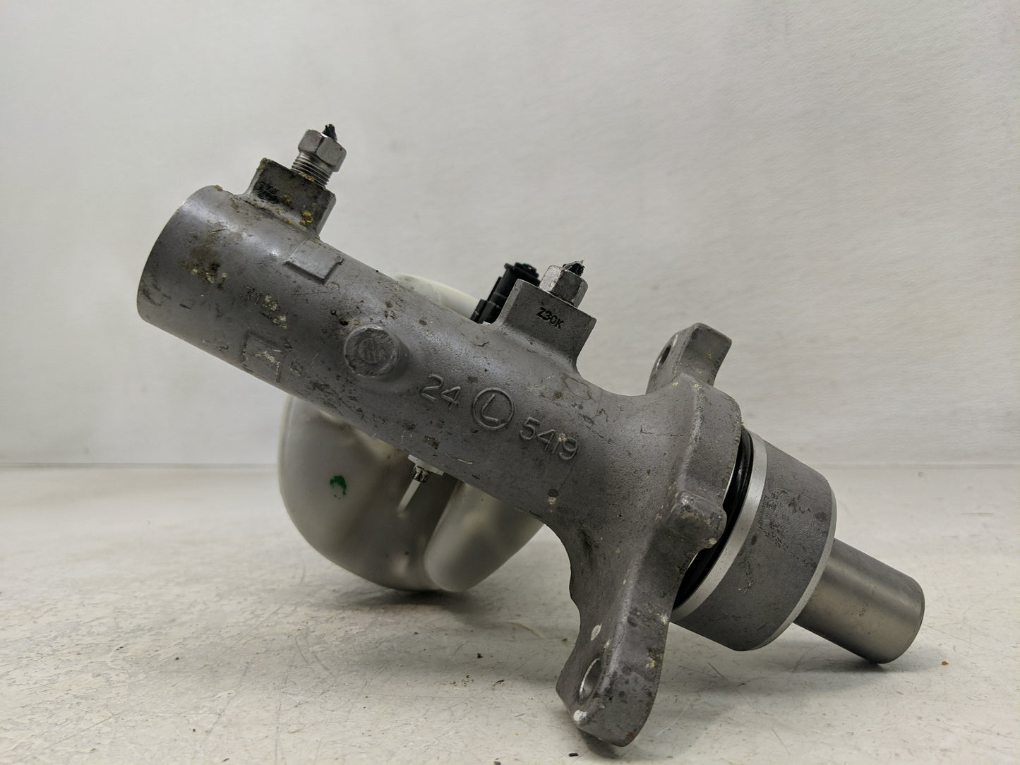 2007-2008 Dodge Ram 1500 Brake Master Cylinder - Oemusedautoparts1.com