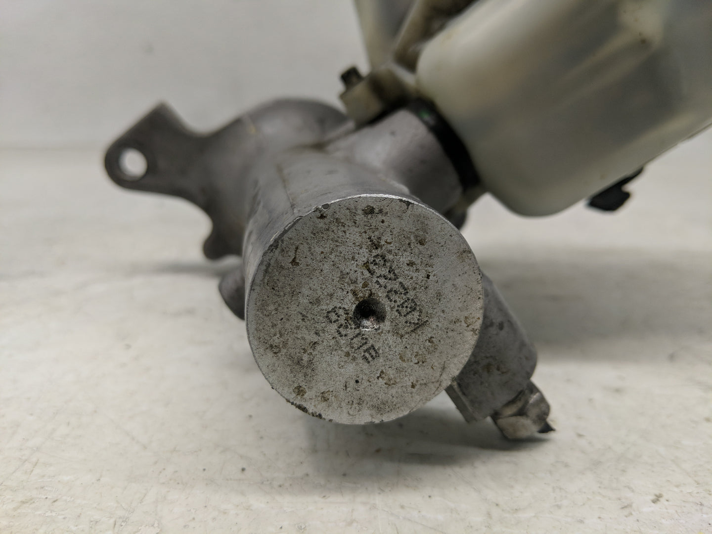 2007-2008 Dodge Ram 1500 Brake Master Cylinder - Oemusedautoparts1.com