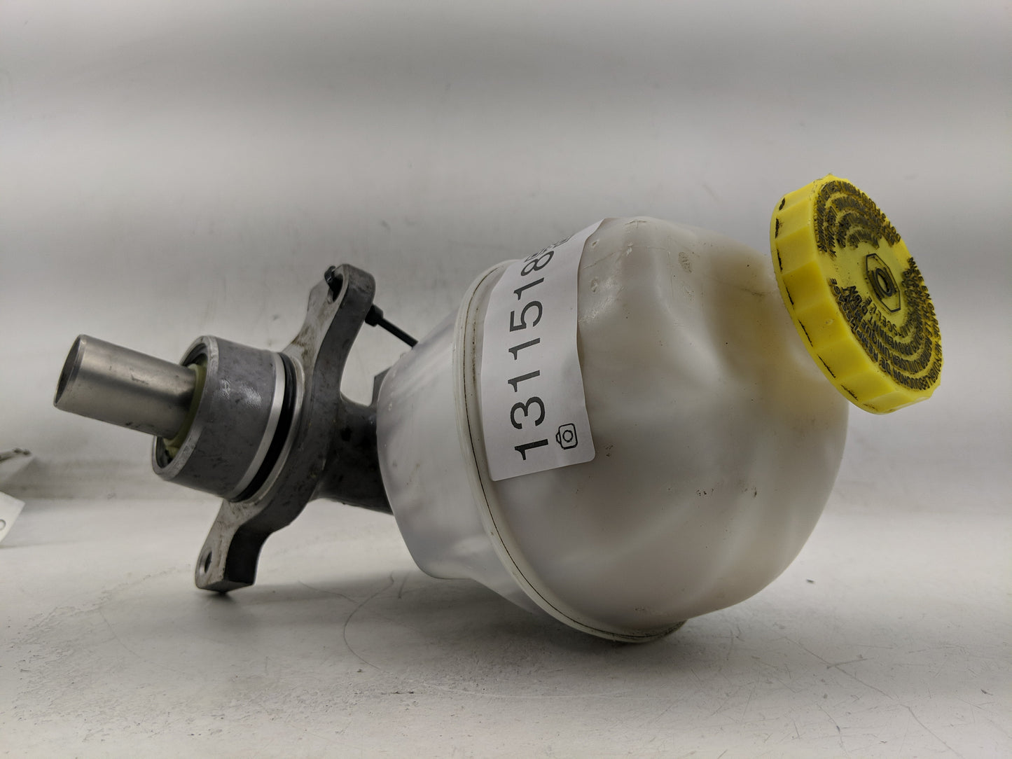 2007-2008 Dodge Ram 1500 Brake Master Cylinder - Oemusedautoparts1.com