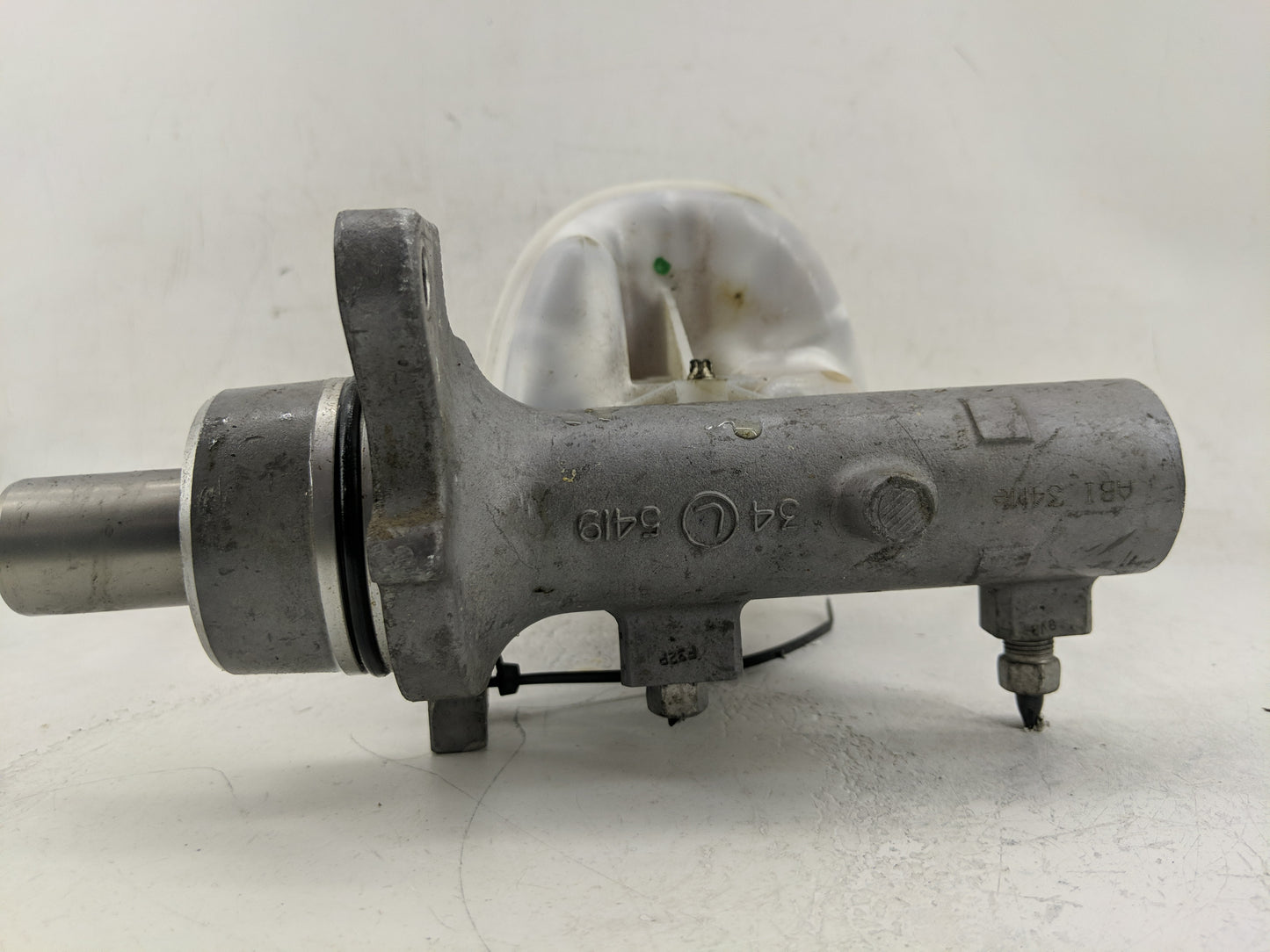 2007-2008 Dodge Ram 1500 Brake Master Cylinder - Oemusedautoparts1.com