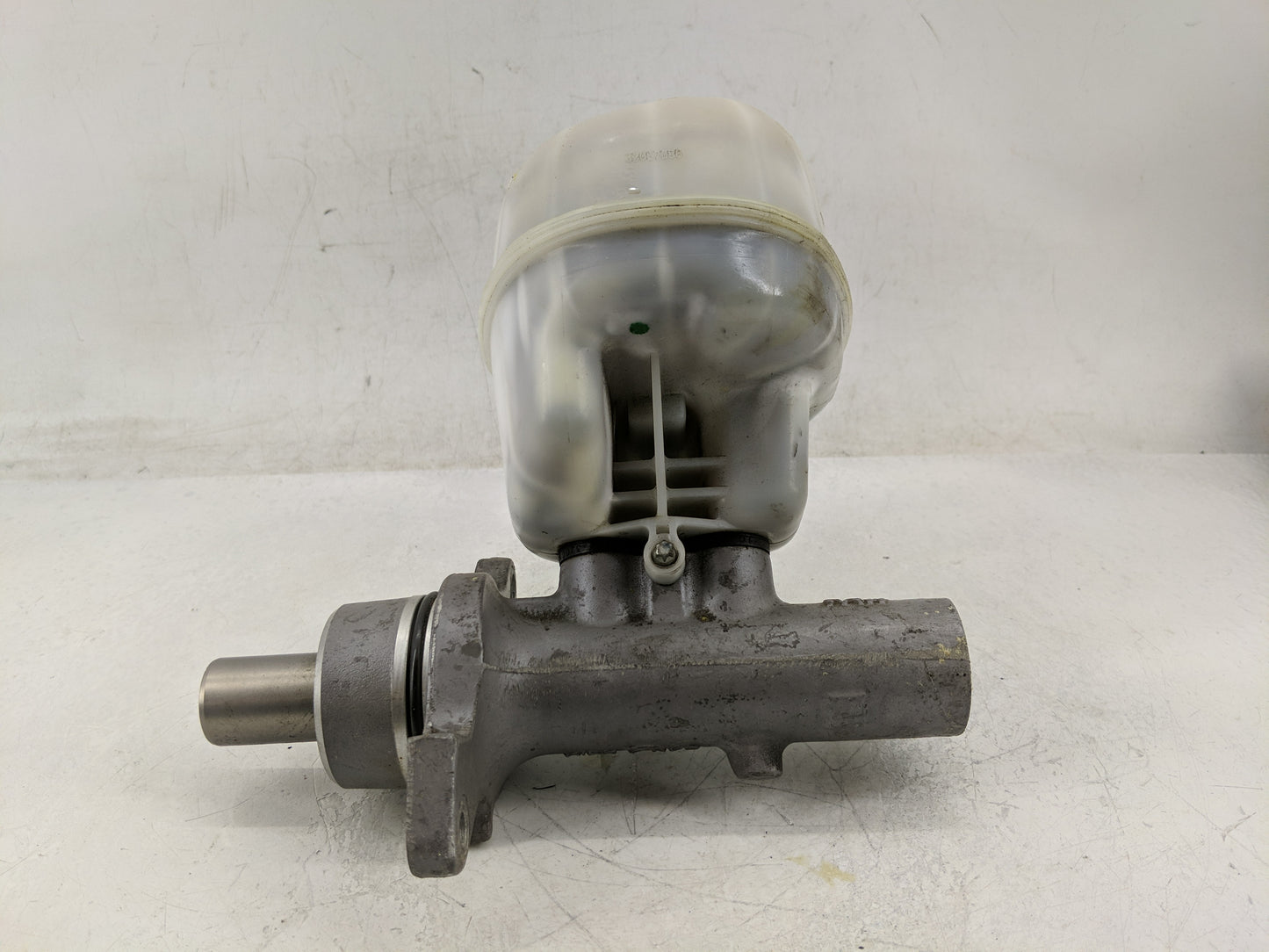 2007-2008 Dodge Ram 1500 Brake Master Cylinder 1312772 - Oemusedautoparts1.com