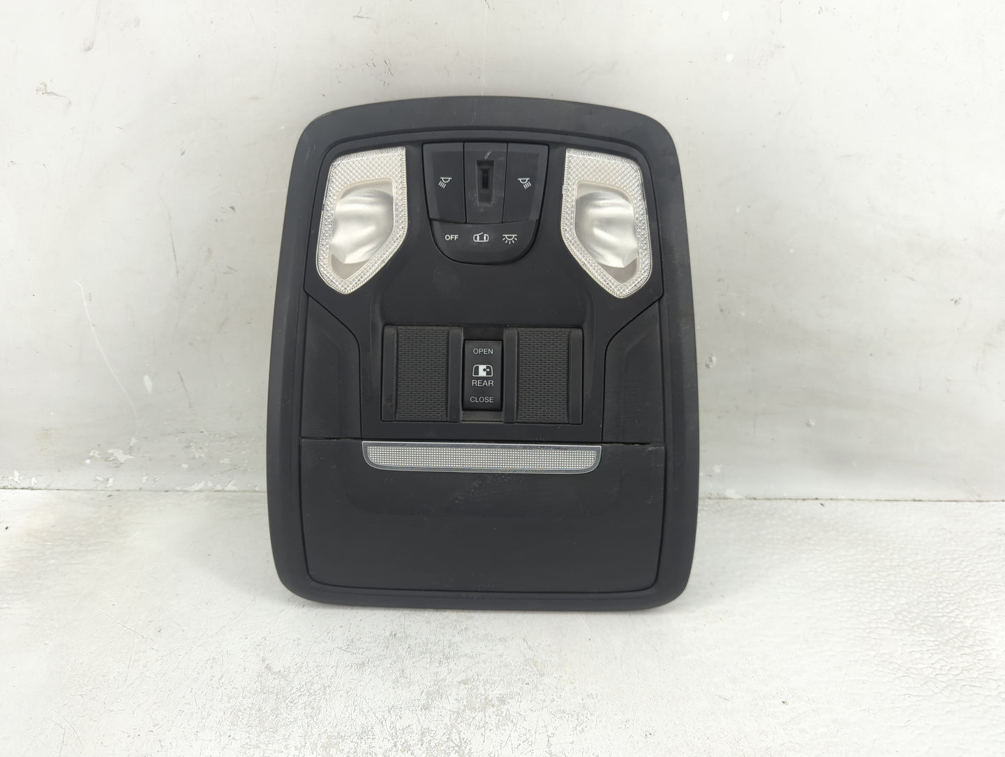 2019 Dodge Ram 1500 Overhead Roof Console - Oemusedautoparts1.com