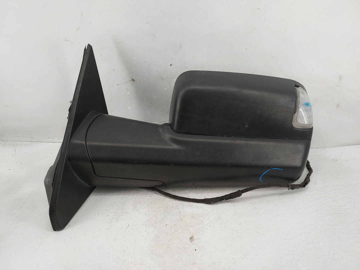 2019 Dodge Ram 1500 Driver Side View Mirror - Left Door Mirror OEM Used - Oemusedautoparts1.com