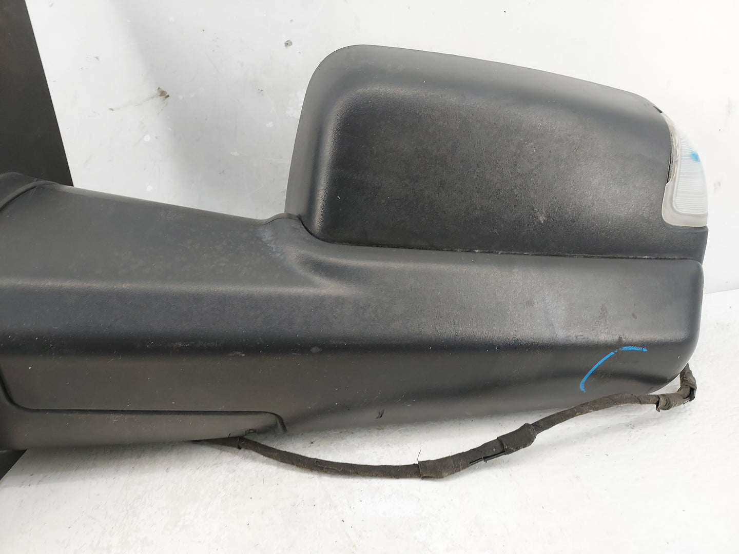 2019 Dodge Ram 1500 Driver Side View Mirror - Left Door Mirror OEM Used - Oemusedautoparts1.com