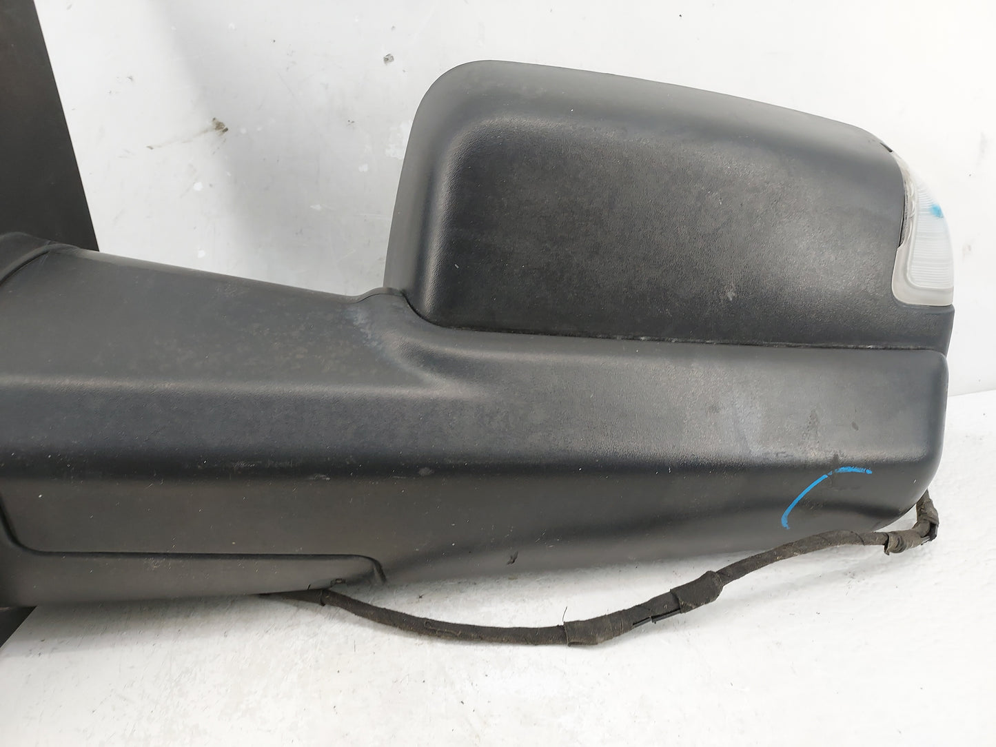 2019 Dodge Ram 1500 Driver Side View Mirror - Left Door Mirror OEM Used - Oemusedautoparts1.com