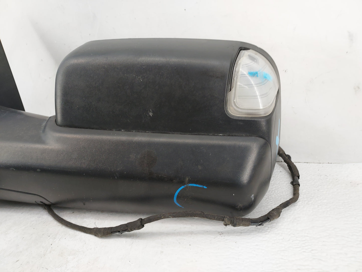 2019 Dodge Ram 1500 Driver Side View Mirror - Left Door Mirror OEM Used - Oemusedautoparts1.com
