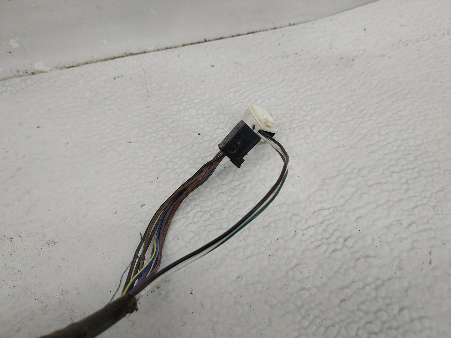 2019 Dodge Ram 1500 Driver Side View Mirror - Left Door Mirror OEM Used - Oemusedautoparts1.com