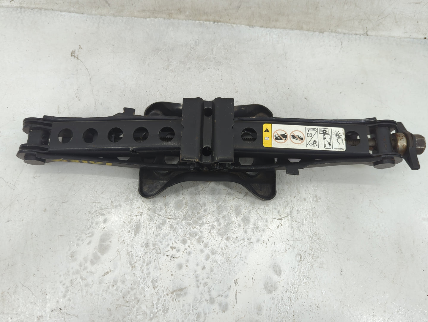 2019 Dodge Ram 1500 Spare Scissor Car Jack - Oemusedautoparts1.com