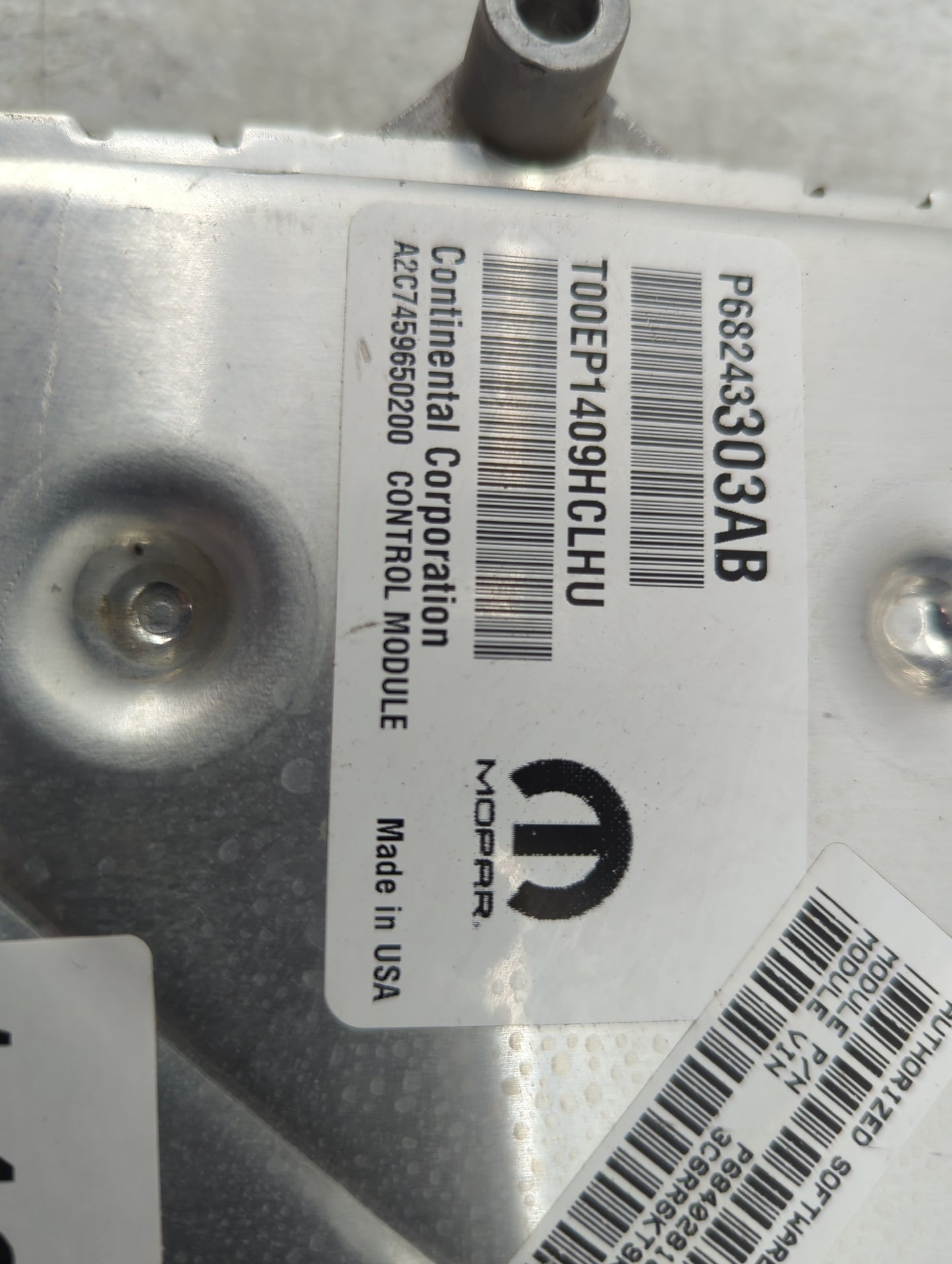 2019 Dodge Ram 1500 PCM Engine Control Computer ECU ECM PCU OEM P/N:68243303AB Fits Fits 2016 2017 2018 2020 OEM Used Auto P