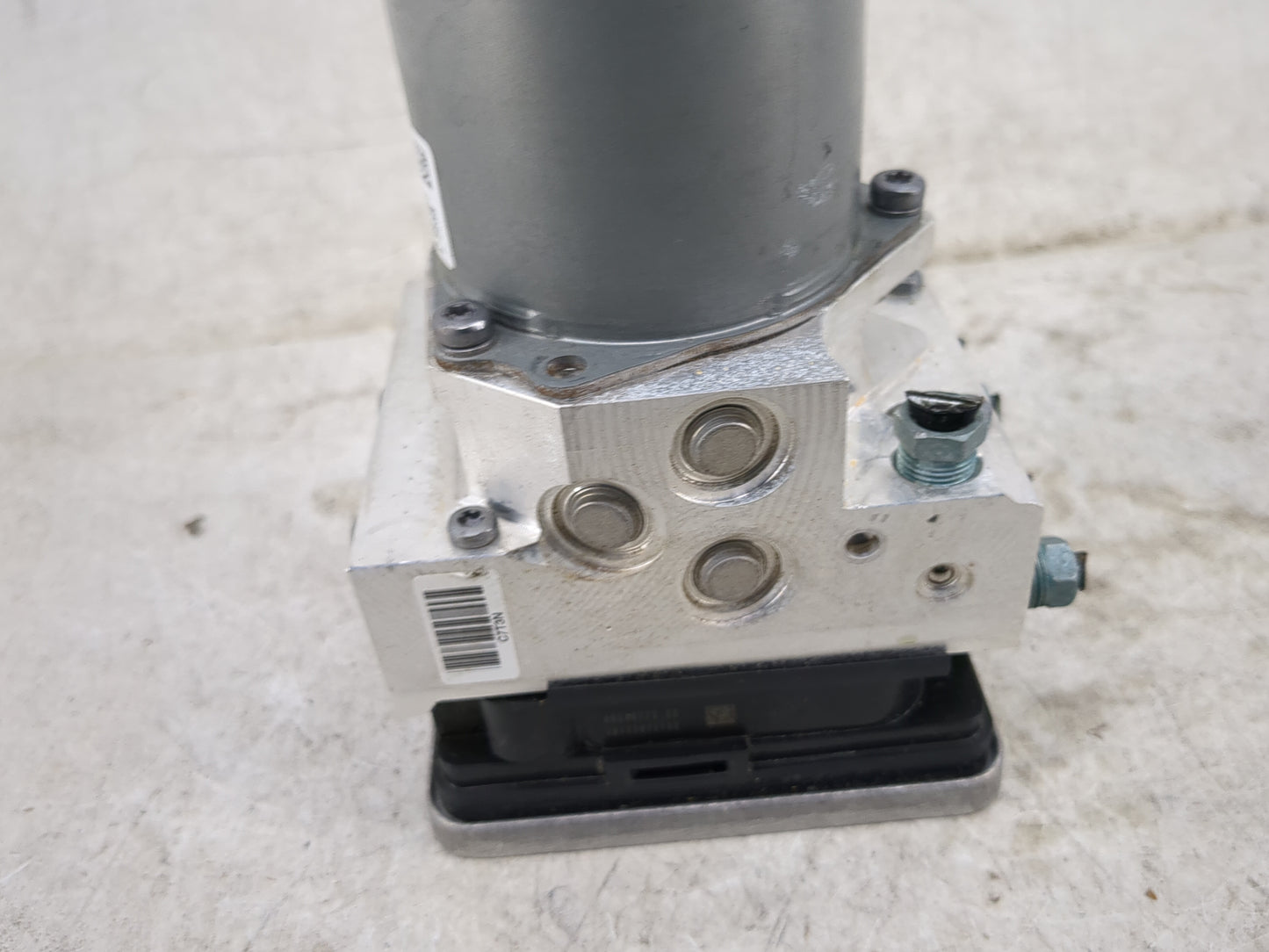 2019 Dodge Ram 1500 ABS Pump Control Module Replacement P/N:PE22204478DAT Fits Fits 2017 2018 2020 2021 2022 OEM Used Auto P