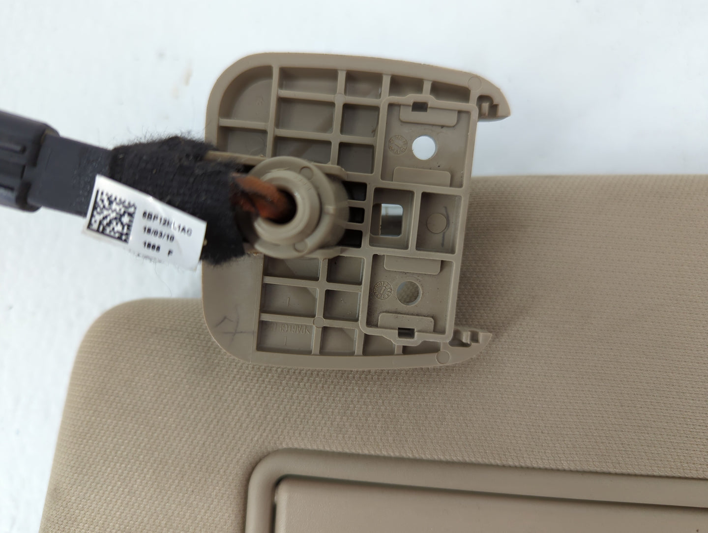2019 Dodge Ram 1500 Sun Visor Shade Replacement Driver Left Mirror Fits Fits 2020 2021 2022 OEM Used Auto Parts - Oemusedaut