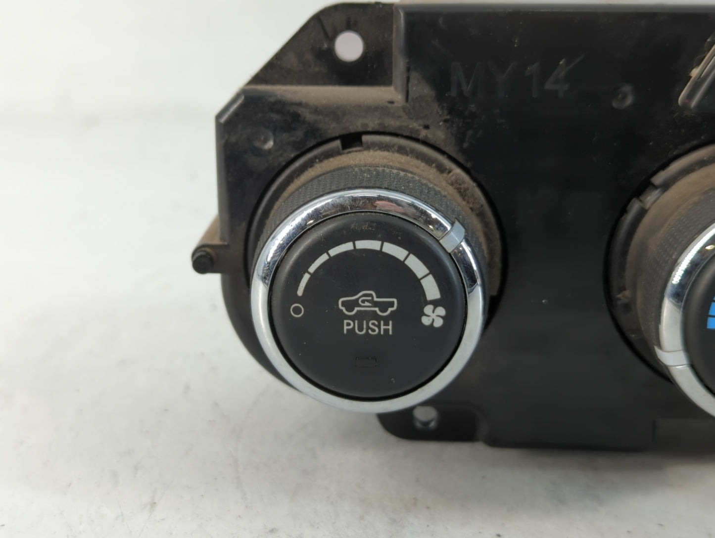 2019 Dodge Ram 1500 Climate Control Module Temperature AC/Heater Replacement P/N:P68268190AA Fits OEM Used Auto Parts - Oemu