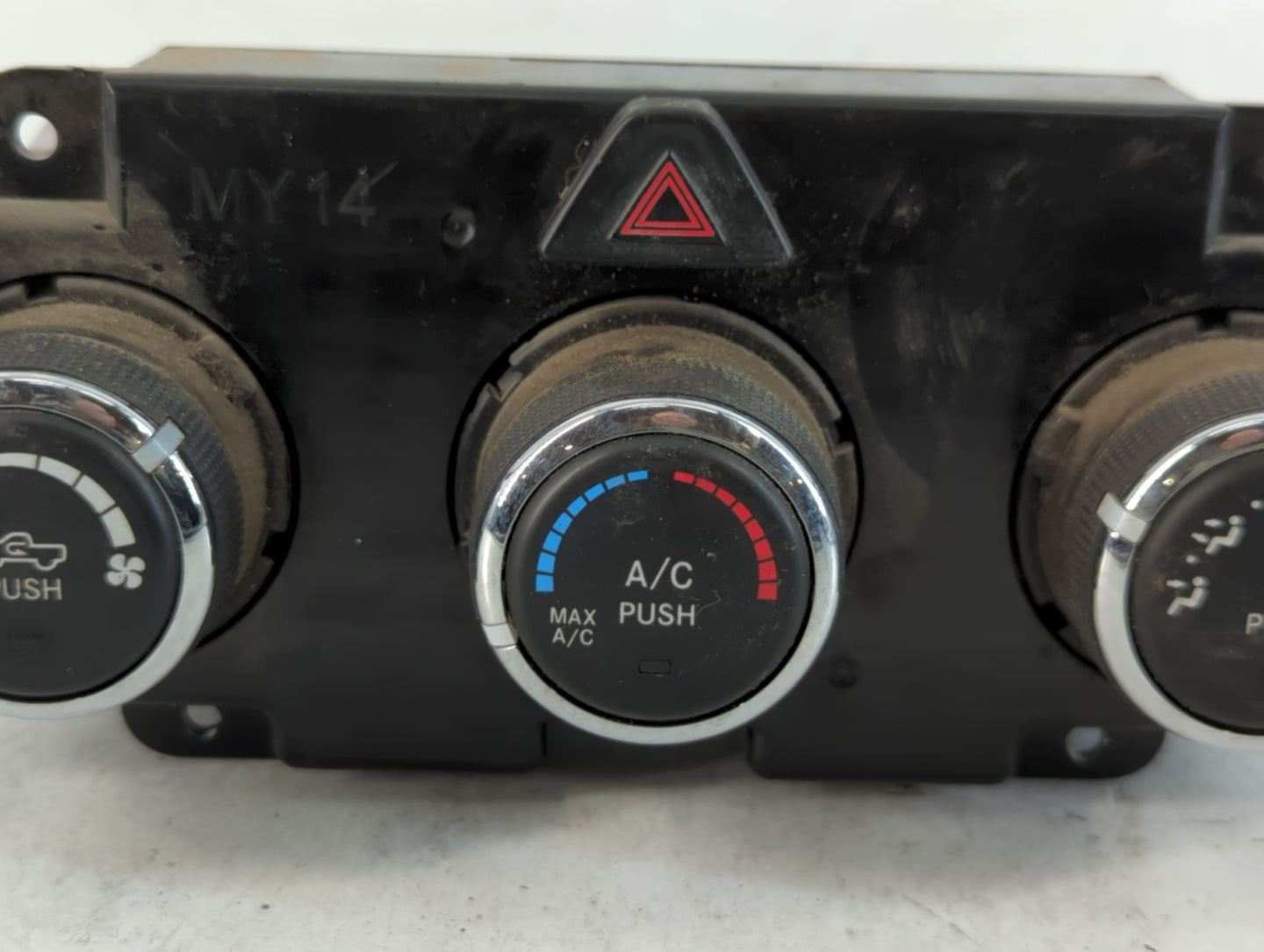 2019 Dodge Ram 1500 Climate Control Module Temperature AC/Heater Replacement P/N:P68268190AA Fits OEM Used Auto Parts - Oemu
