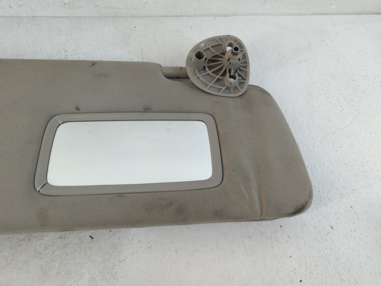 2019 Dodge Ram 1500 Sun Visor Shade Replacement Passenger Right Mirror Fits OEM Used Auto Parts - Oemusedautoparts1.com