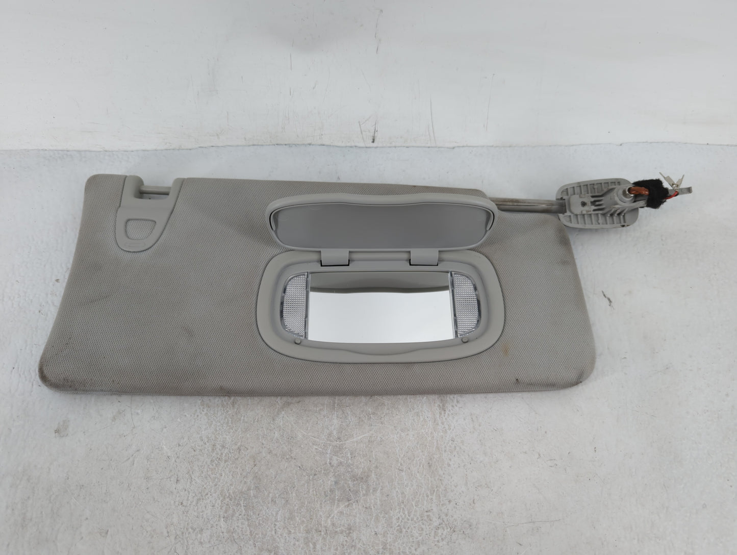2019 Dodge Ram 2500 Sun Visor Shade Replacement Passenger Right Mirror Fits Fits 2020 2021 2022 OEM Used Auto Parts - Oemuse