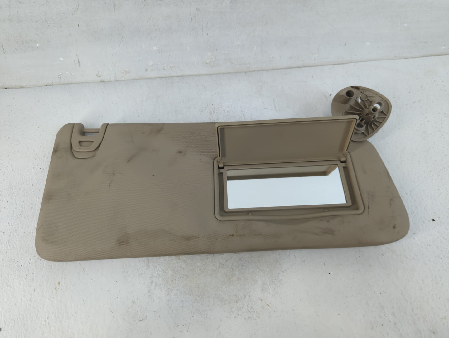 2019 Dodge Ram 2500 Sun Visor Shade Replacement Passenger Right Mirror Fits Fits 2020 2021 2022 OEM Used Auto Parts - Oemuse