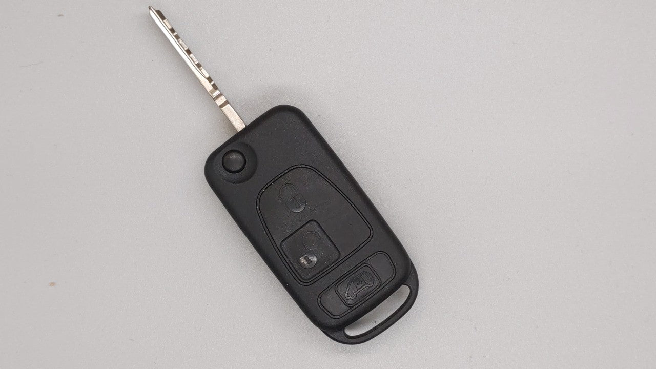 Dodge Sprinter Keyless Entry Remote Fob KR55 | KR 55 DOC/MDC: 267 102 334 - Oemusedautoparts1.com
