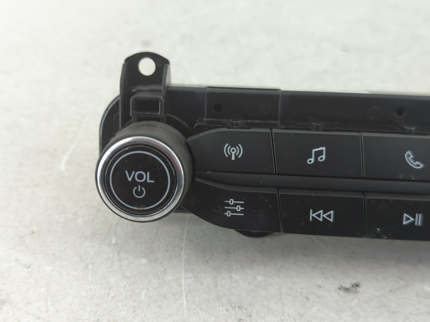 2018-2020 Ford Ecosport Radio AM FM Cd Player Receiver Replacement P/N:GN15-18K811-KE Fits Fits 2018 2019 2020 OEM Used Auto
