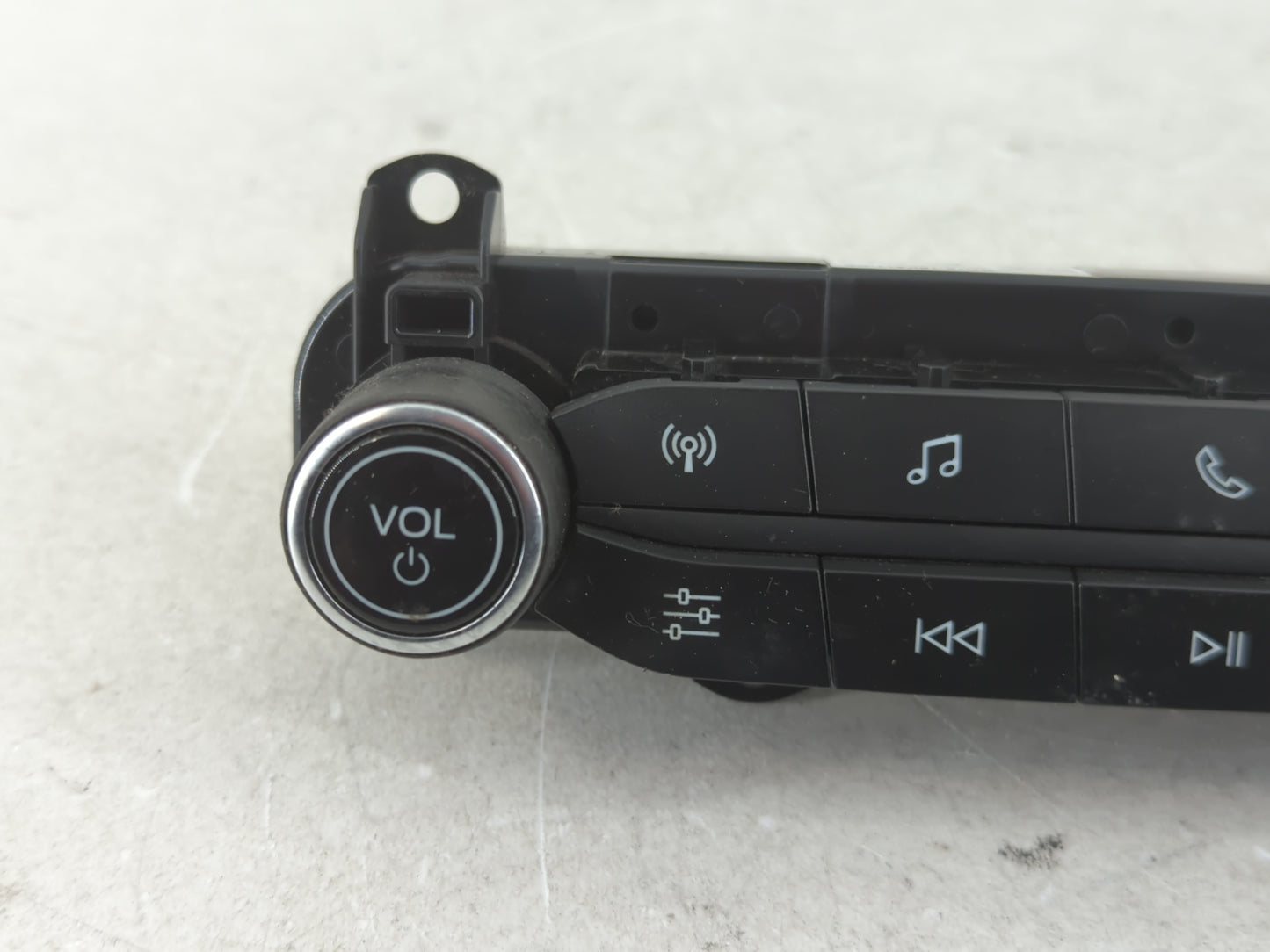 2018-2020 Ford Ecosport Radio AM FM Cd Player Receiver Replacement P/N:GN15-18K811-KE Fits Fits 2018 2019 2020 OEM Used Auto