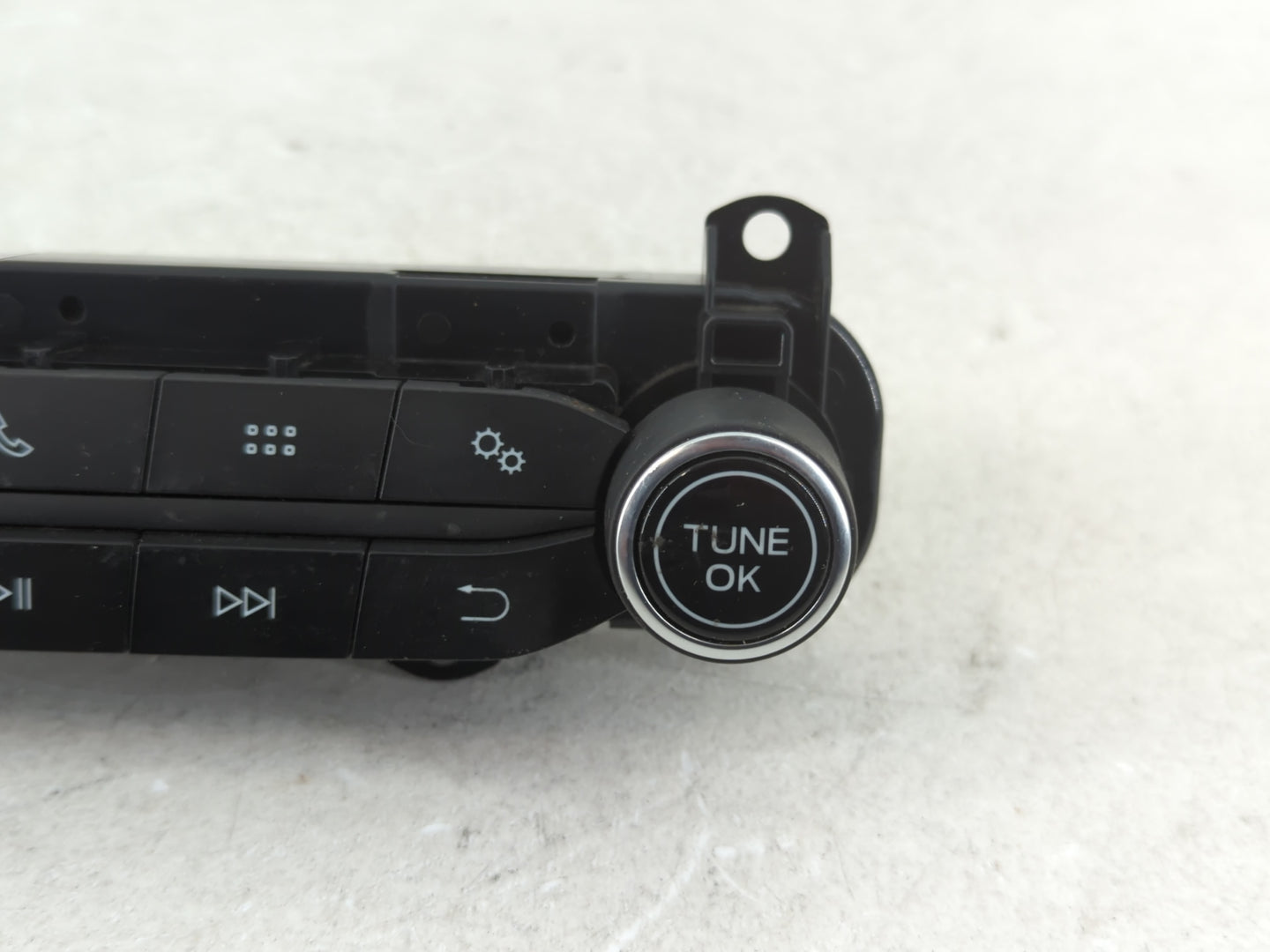 2018-2020 Ford Ecosport Radio AM FM Cd Player Receiver Replacement P/N:GN15-18K811-KE Fits Fits 2018 2019 2020 OEM Used Auto