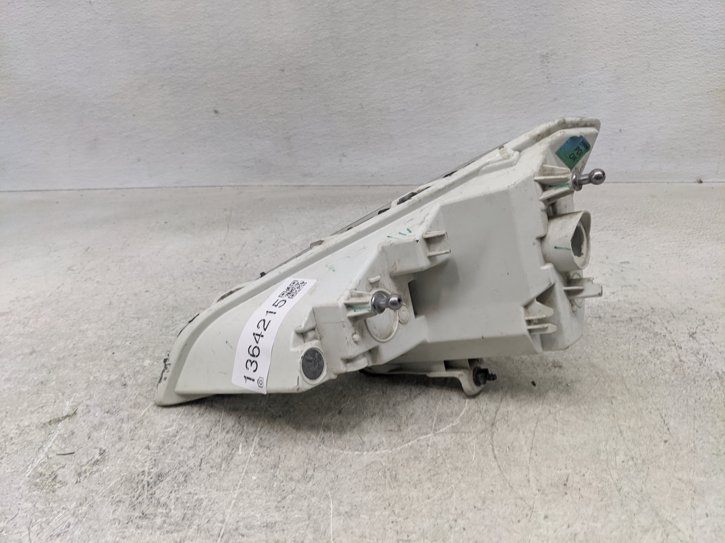 2019 Ford Ecosport Tail Light Assembly Passenger Right OEM P/N:GN15-13B220-EB 90110183, 90110148 Fits OEM Used Auto Parts - 