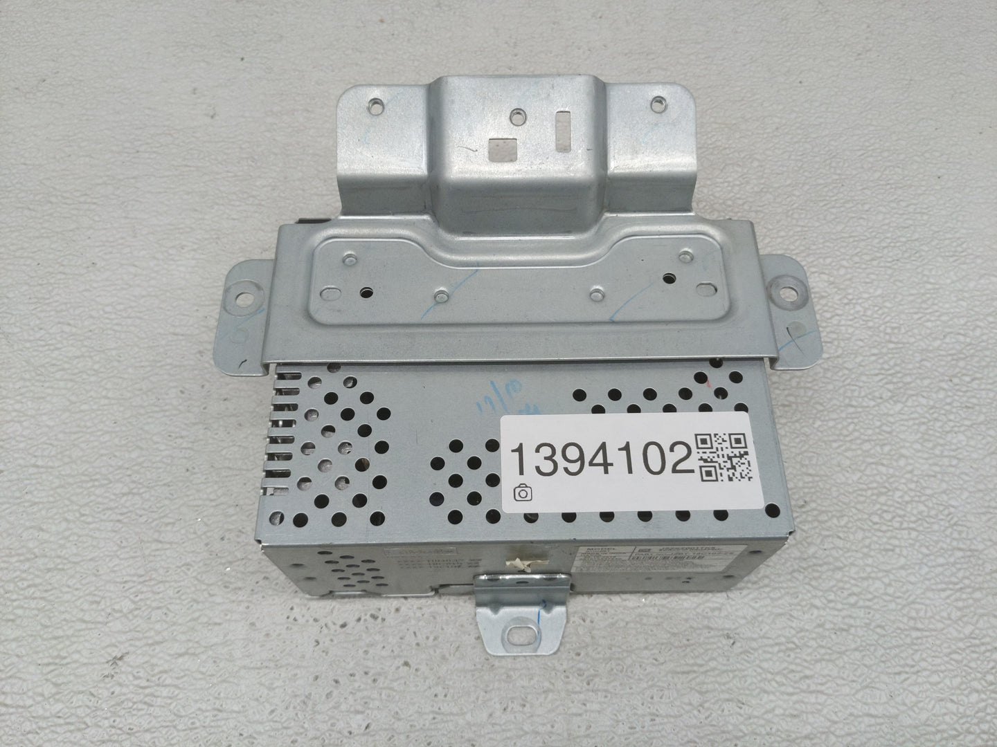 2018-2019 Ford Ecosport Radio AM FM Cd Player Receiver Replacement P/N:J2BT-19C107-ZS Fits Fits 2018 2019 OEM Used Auto Part