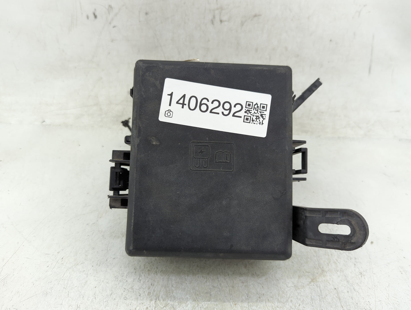 2018-2020 Ford Ecosport Fusebox Fuse Box Panel Relay Module P/N:GN15-12A581-CHG Fits Fits 2018 2019 2020 OEM Used Auto Parts