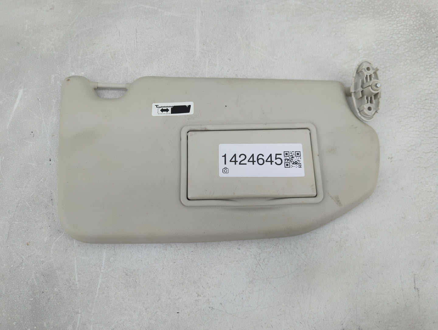 2018-2019 Ford Ecosport Sun Visor Shade Replacement Passenger Right Mirror Fits Fits 2018 2019 OEM Used Auto Parts - Oemused