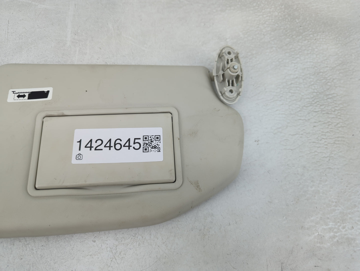 2018-2019 Ford Ecosport Sun Visor Shade Replacement Passenger Right Mirror Fits Fits 2018 2019 OEM Used Auto Parts - Oemused