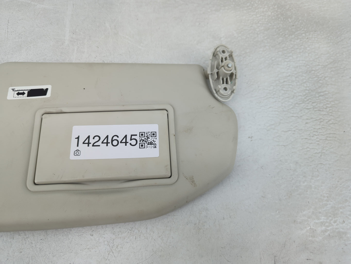 2018-2019 Ford Ecosport Sun Visor Shade Replacement Passenger Right Mirror Fits Fits 2018 2019 OEM Used Auto Parts - Oemused