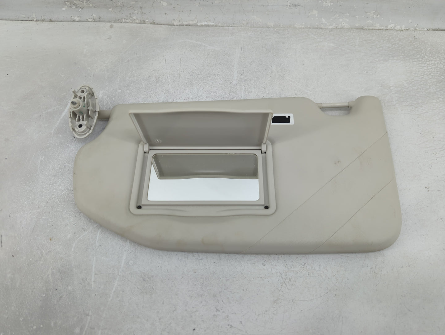 2018-2020 Ford Ecosport Sun Visor Shade Replacement Passenger Right Mirror Fits Fits 2018 2019 2020 OEM Used Auto Parts - Oe