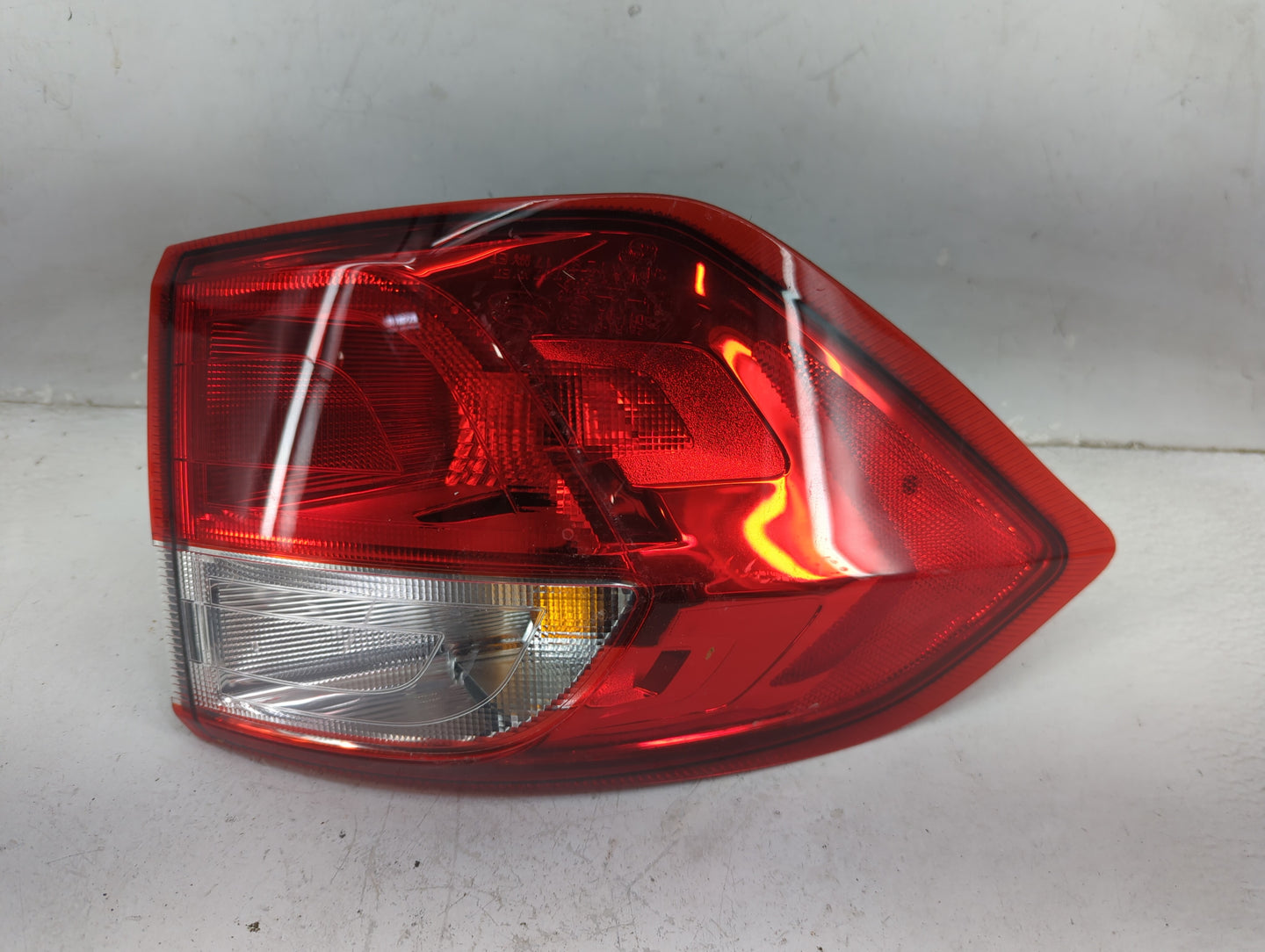 2018-2022 Ford Ecosport Tail Light Assembly Driver Left OEM P/N:GN15-13405-CE Fits Fits 2018 2019 2020 2021 2022 OEM Used Au