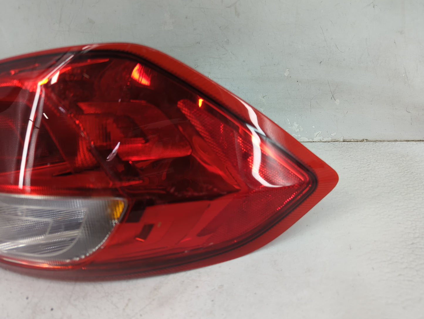 2018-2022 Ford Ecosport Tail Light Assembly Driver Left OEM P/N:GN15-13405-CE Fits Fits 2018 2019 2020 2021 2022 OEM Used Au