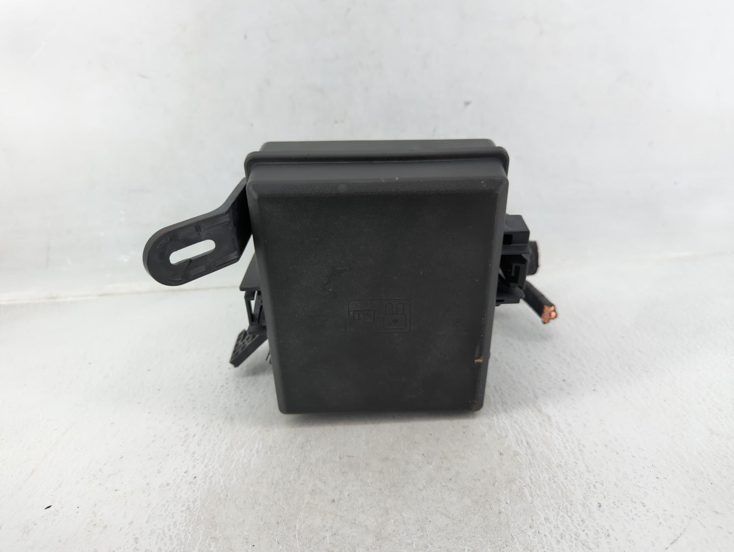 2018-2020 Ford Ecosport Fusebox Fuse Box Panel Relay Module P/N:GN15-12A581-LZG Fits Fits 2018 2019 2020 OEM Used Auto Parts