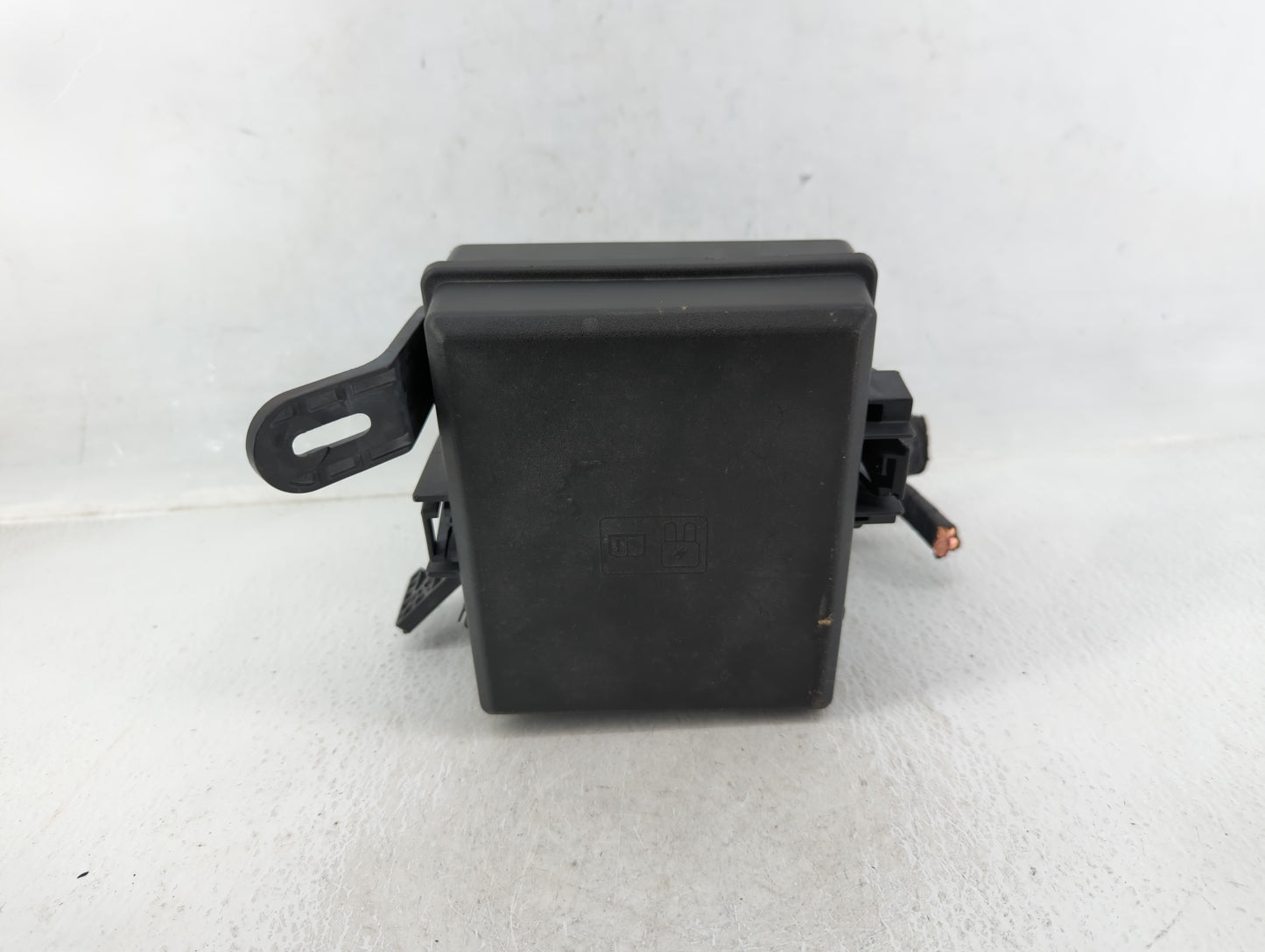 2018-2020 Ford Ecosport Fusebox Fuse Box Panel Relay Module P/N:GN15-12A581-LZG Fits Fits 2018 2019 2020 OEM Used Auto Parts