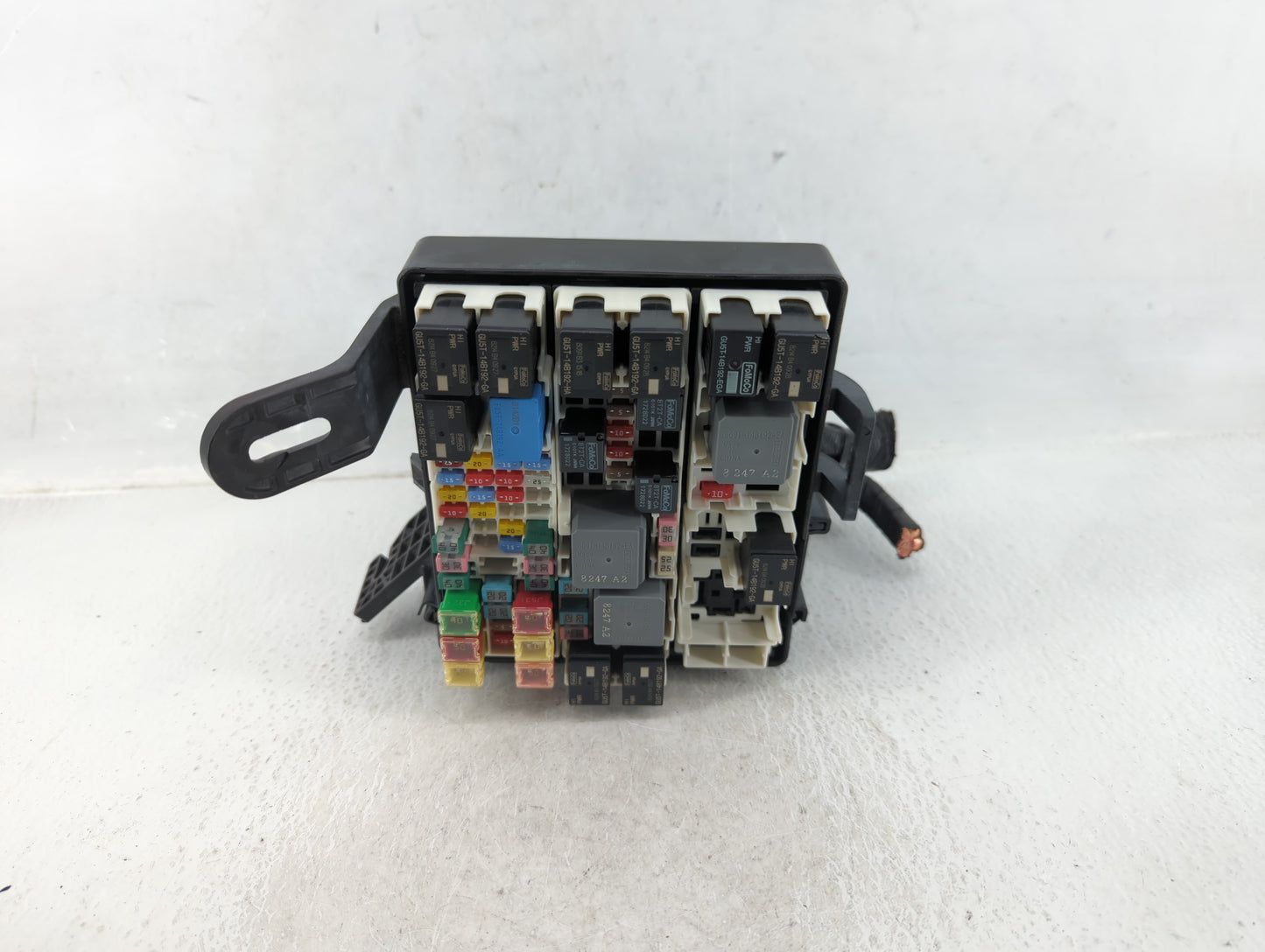 2018-2020 Ford Ecosport Fusebox Fuse Box Panel Relay Module P/N:GN15-12A581-LZG Fits Fits 2018 2019 2020 OEM Used Auto Parts
