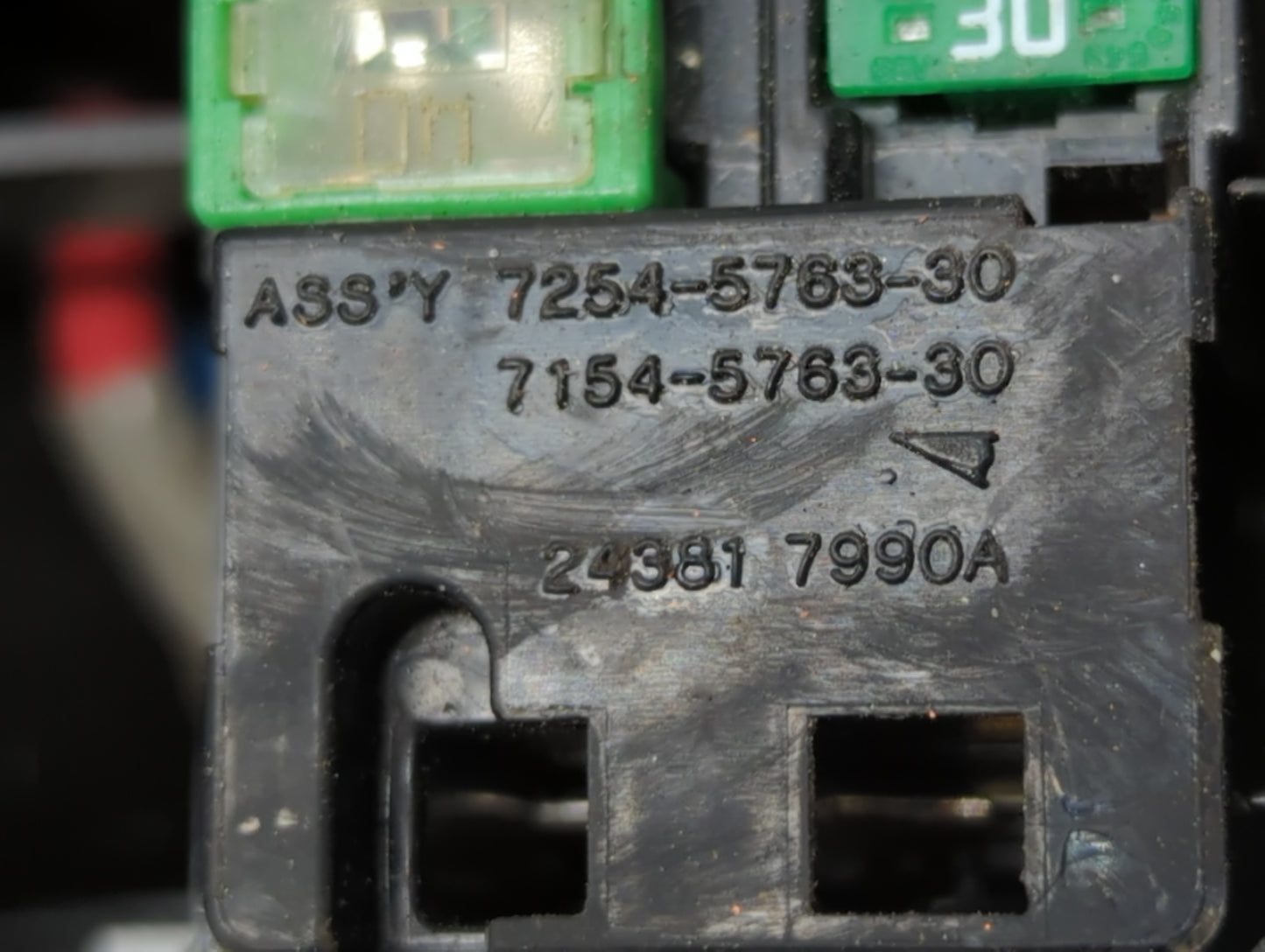 2018-2020 Ford Ecosport Fusebox Fuse Box Panel Relay Module P/N:7254-5763-30 Fits Fits 2018 2019 2020 OEM Used Auto Parts - 