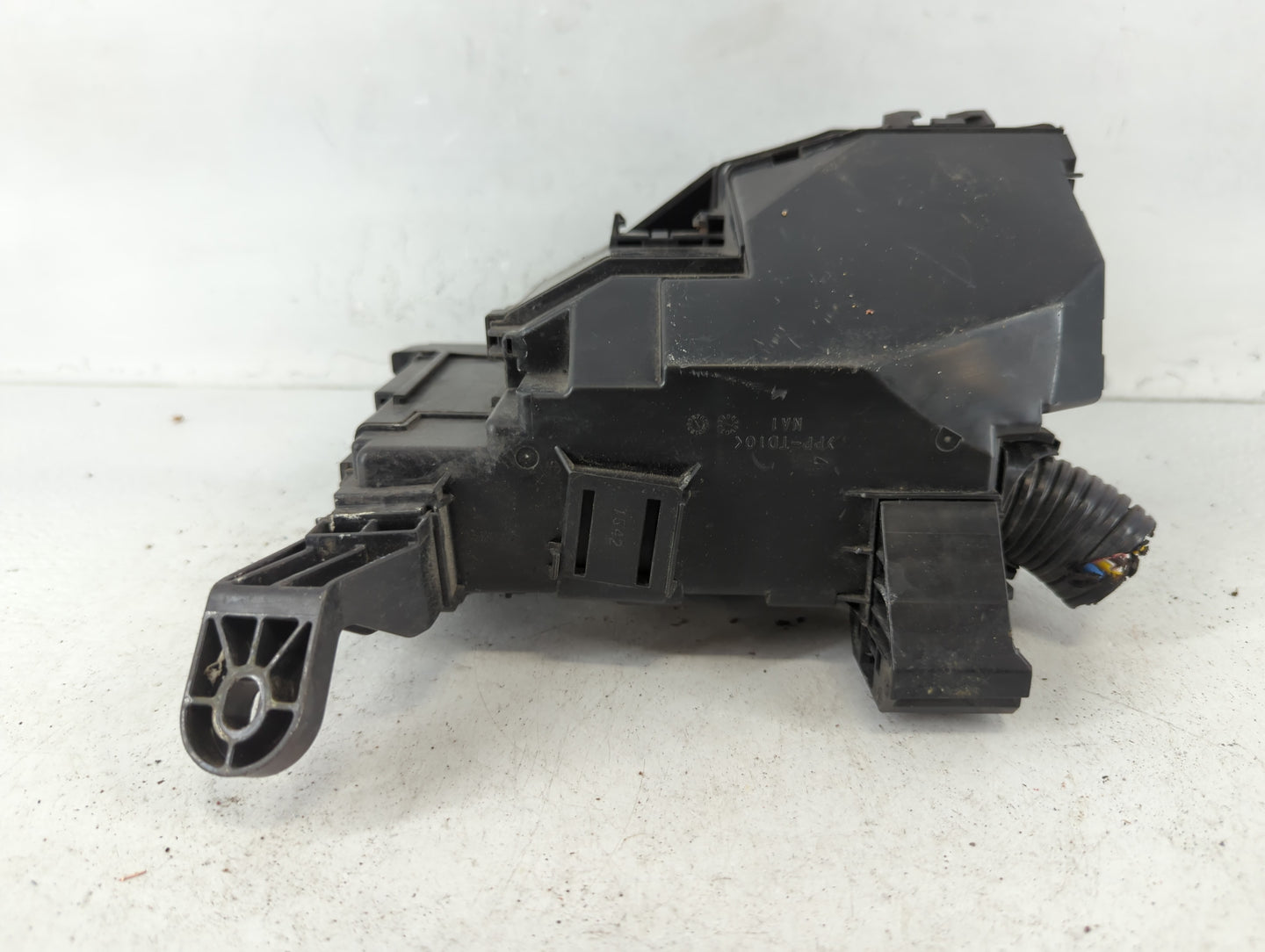 2018-2020 Ford Ecosport Fusebox Fuse Box Panel Relay Module P/N:7254-5763-30 Fits Fits 2018 2019 2020 OEM Used Auto Parts - 