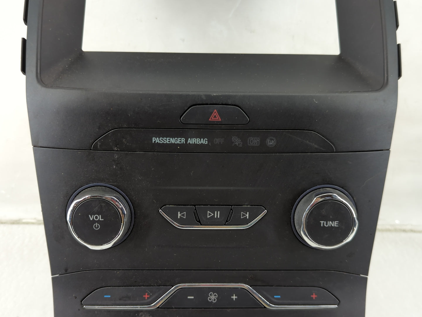 2019-2020 Ford Edge Radio Control Panel - Oemusedautoparts1.com