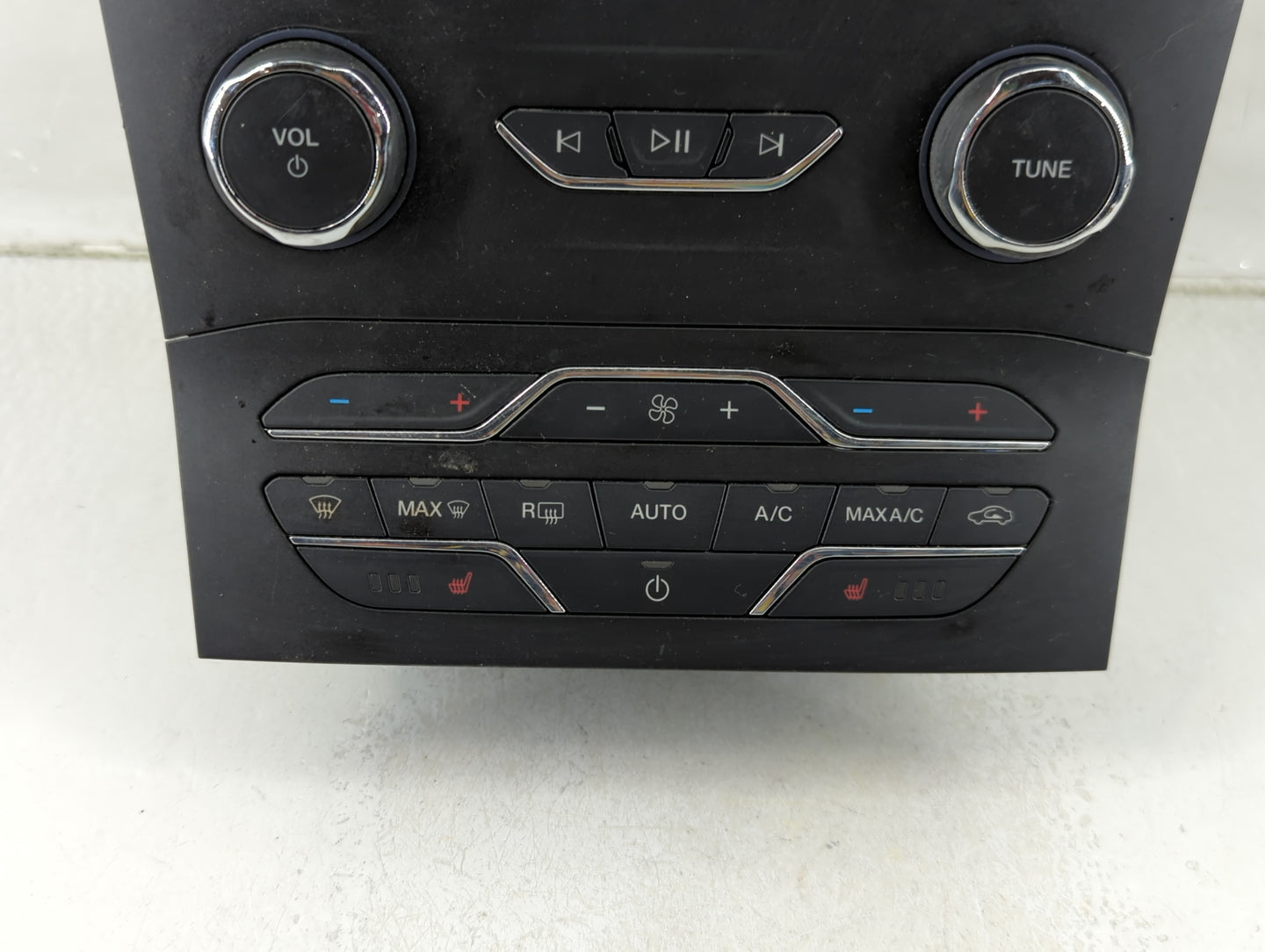 2019-2020 Ford Edge Radio Control Panel - Oemusedautoparts1.com