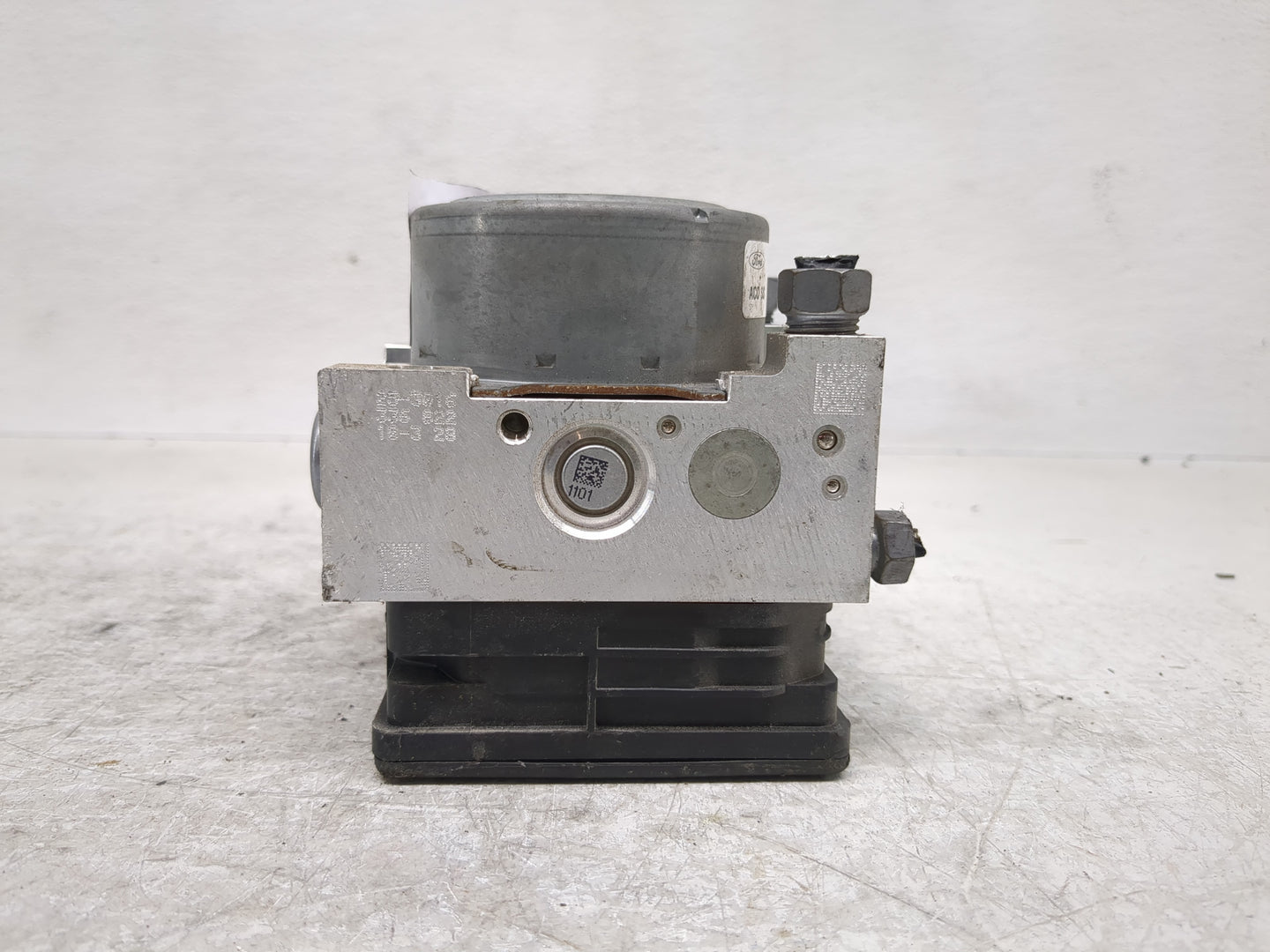 2019-2020 Ford Edge ABS Pump Control Module Replacement Fits Fits 2019 2020 OEM Used Auto Parts - Oemusedautoparts1.com
