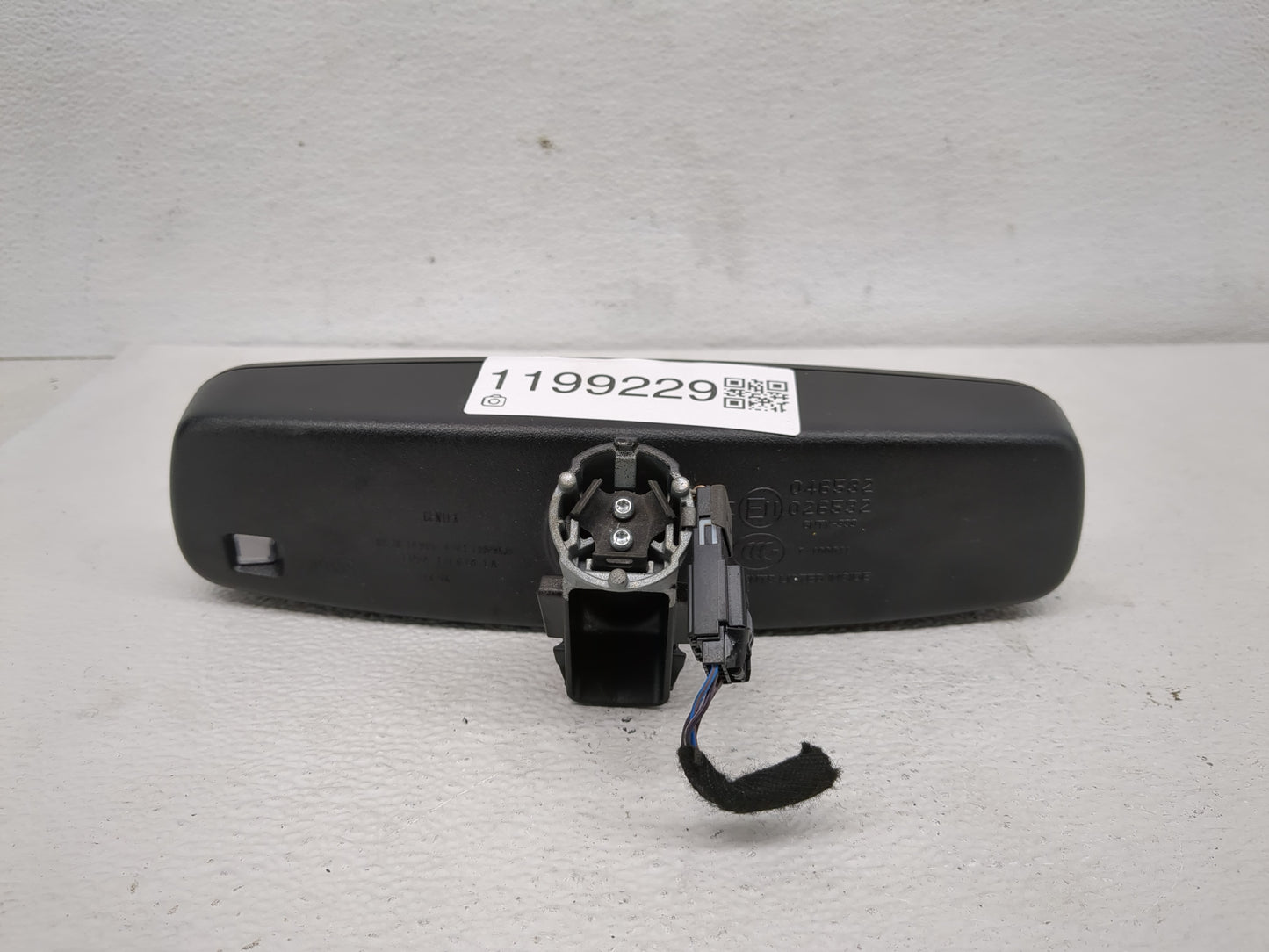 2019-2020 Ford Edge Interior Rear View Mirror Replacement OEM P/N:E11026532 E11046532 Fits Fits 2019 2020 OEM Used Auto Part