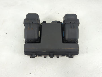 2019-2020 Ford Edge Fusebox Fuse Box Panel Relay Module P/N:G2GT-14A075AA Fits Fits 2019 2020 OEM Used Auto Parts - Oemuseda